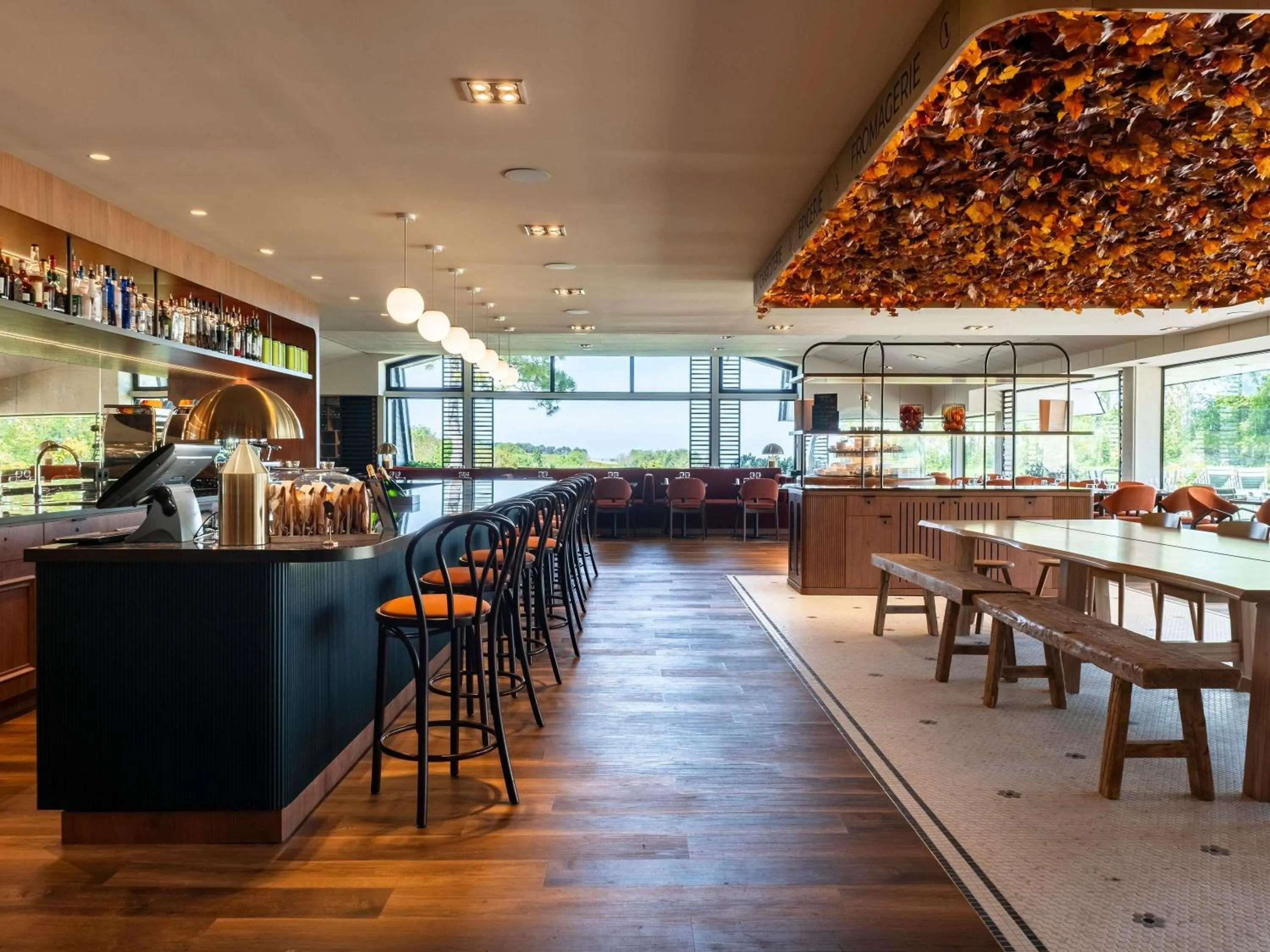 Restaurant/places to eat in Mercure Bayeux Omaha Beach