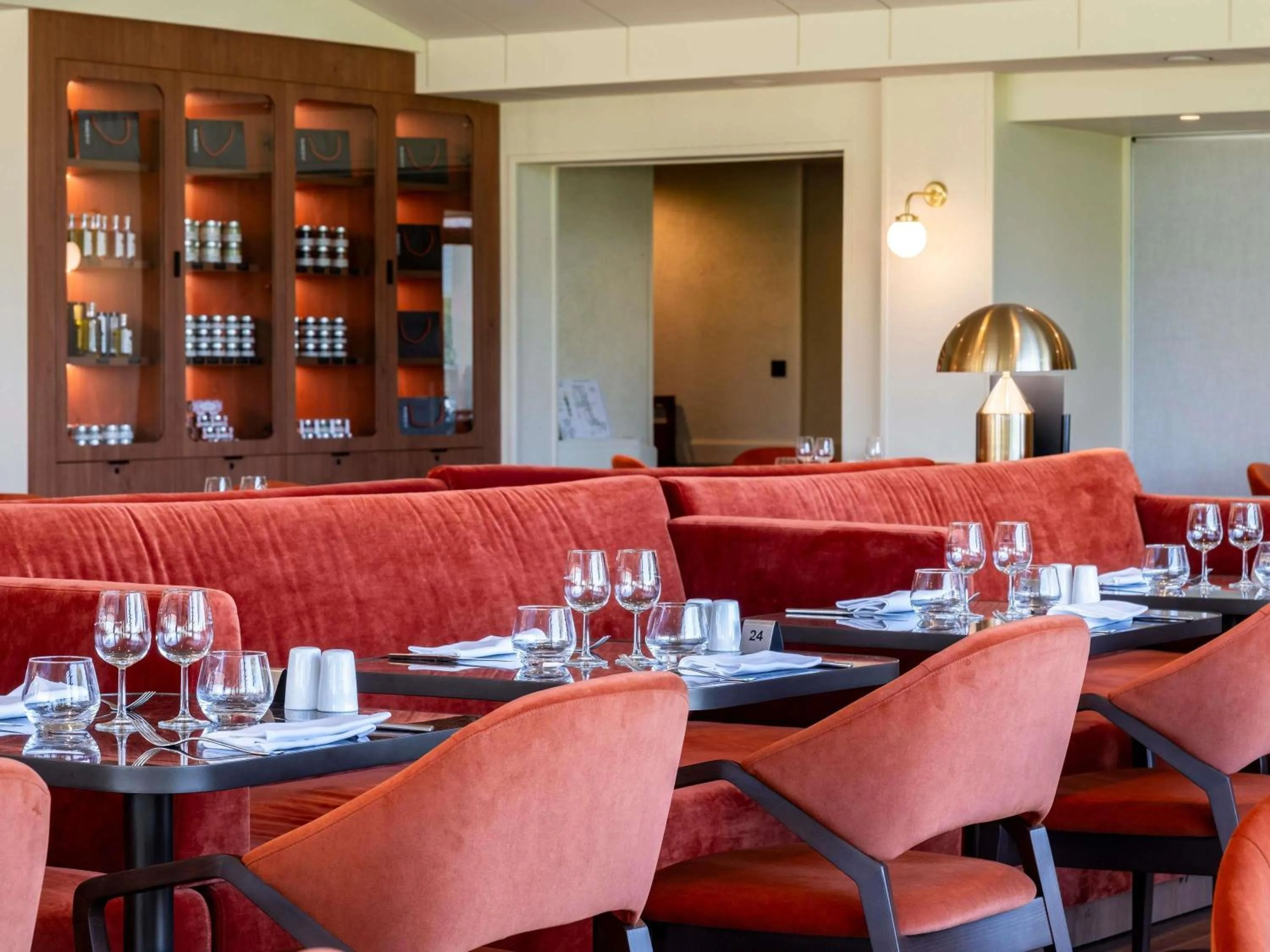 Restaurant/places to eat in Mercure Bayeux Omaha Beach