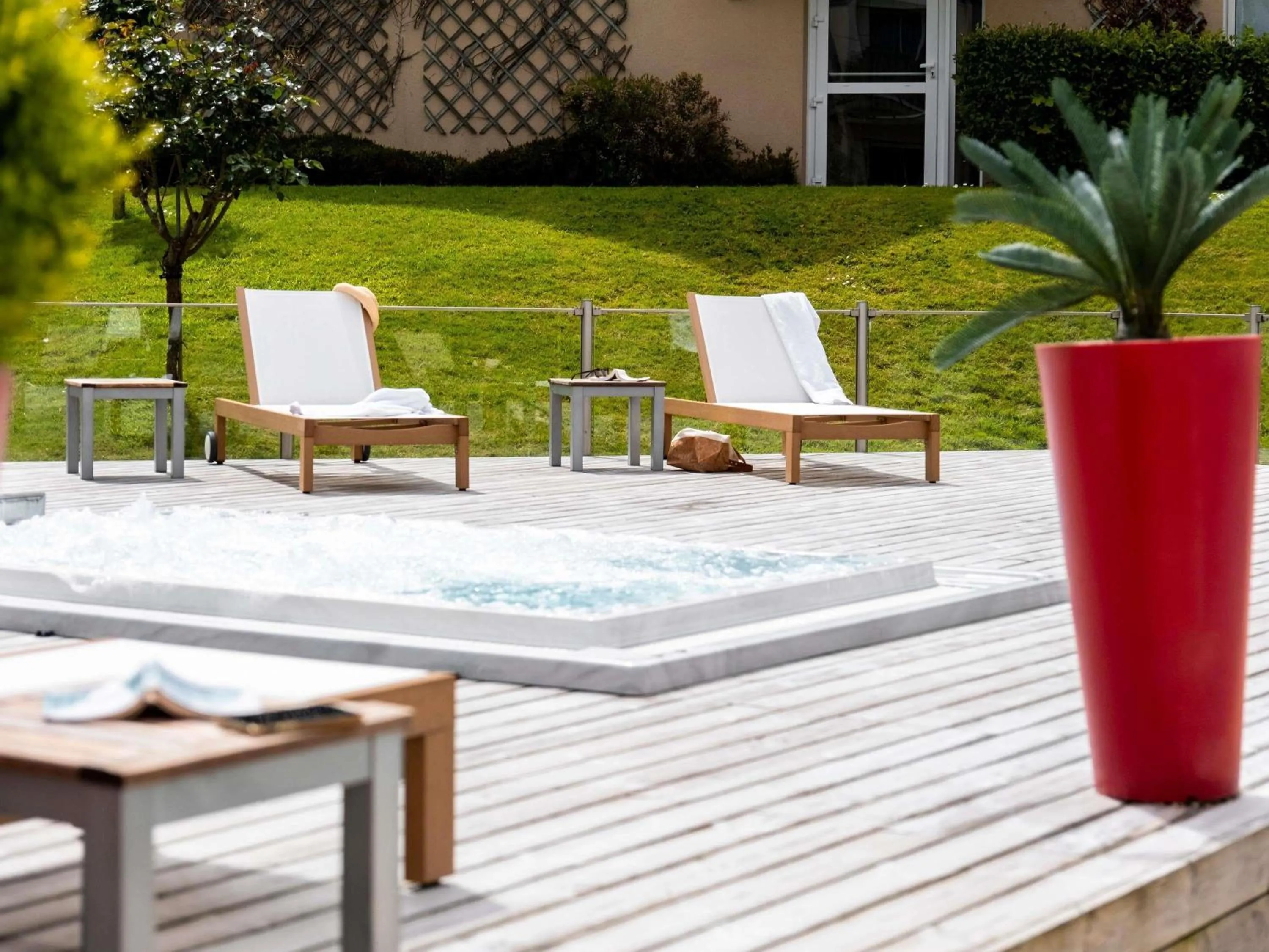 Pool view in Mercure Bayeux Omaha Beach