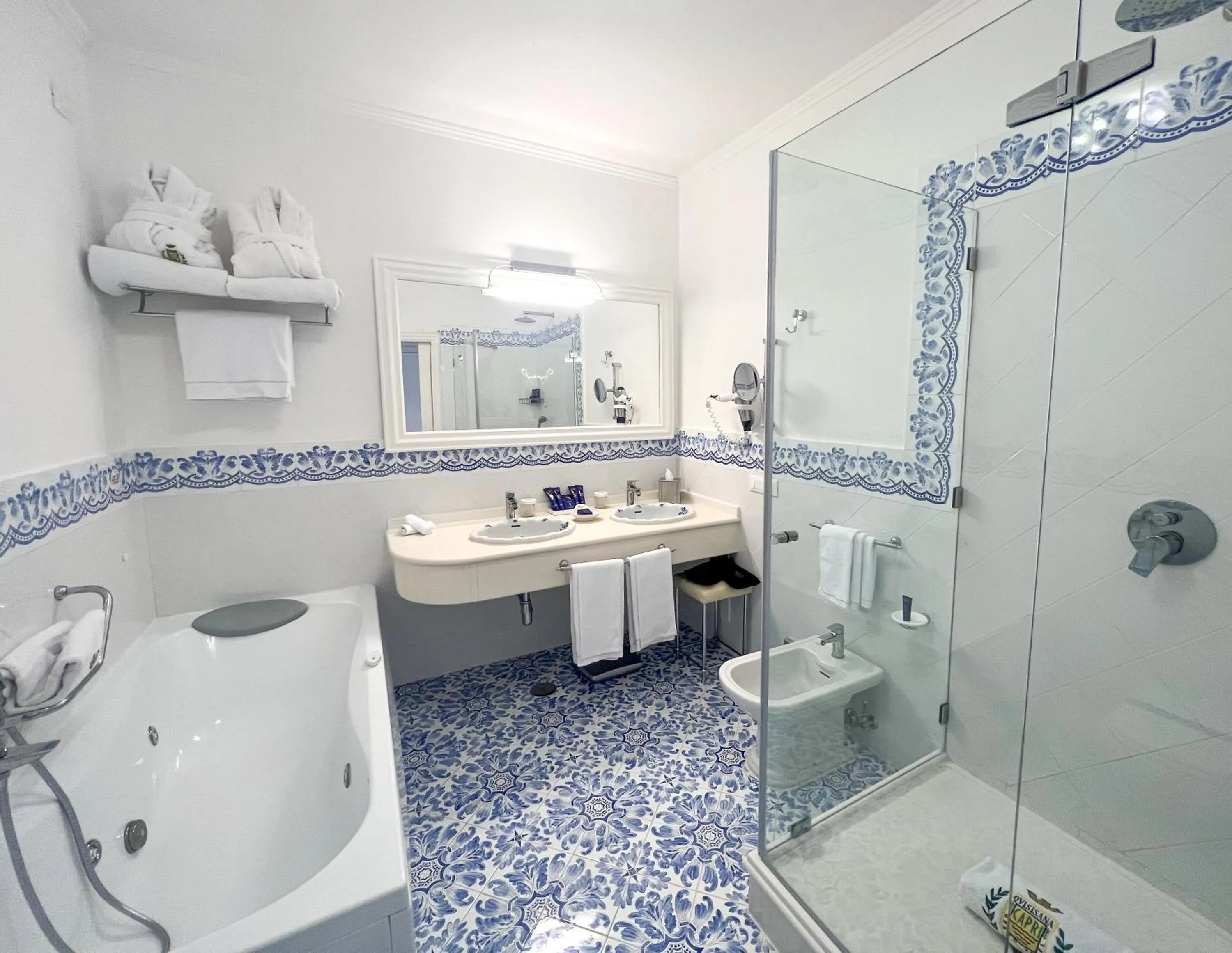 Shower in Hotel Quisisana