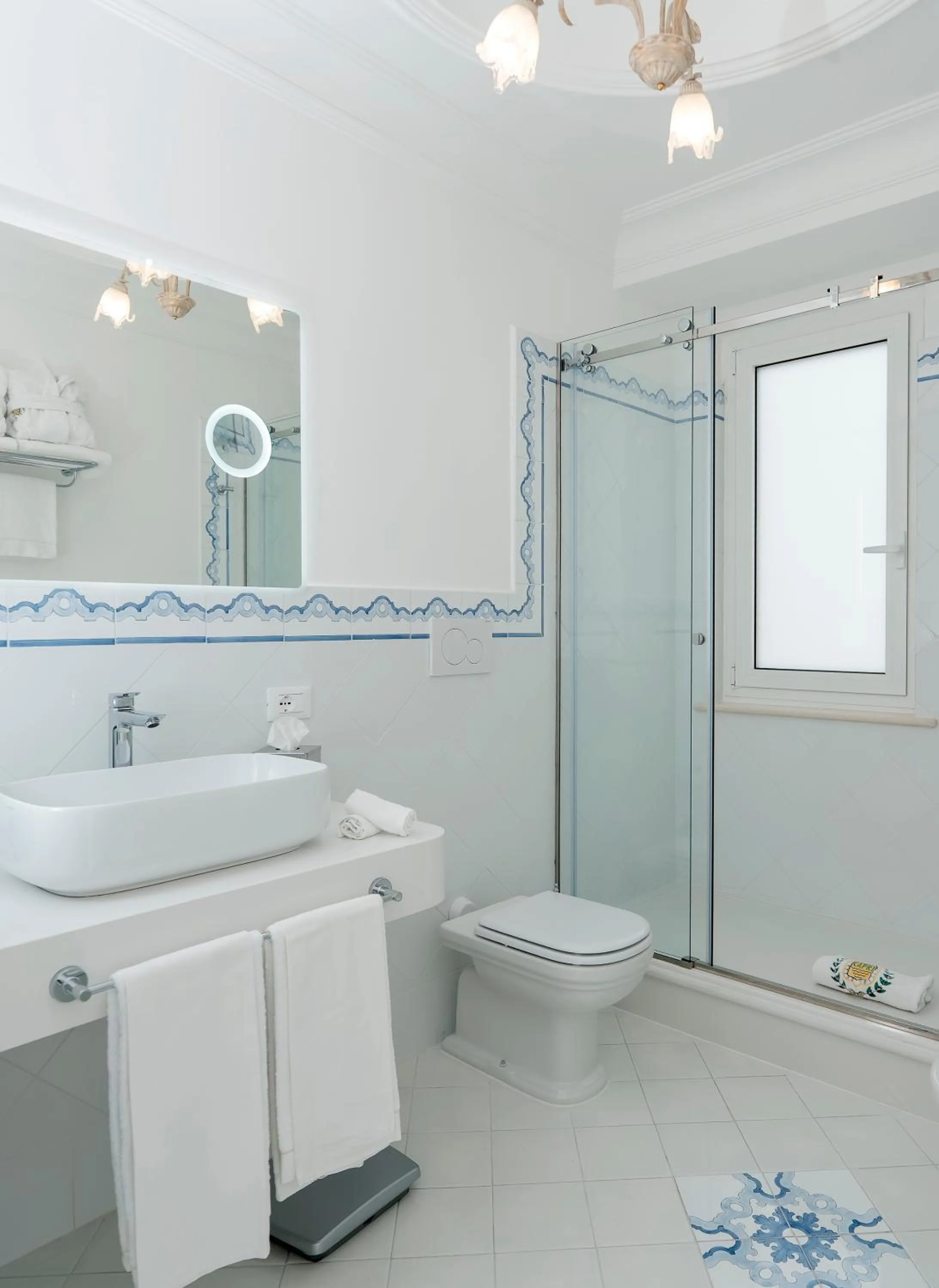 Shower in Hotel Quisisana