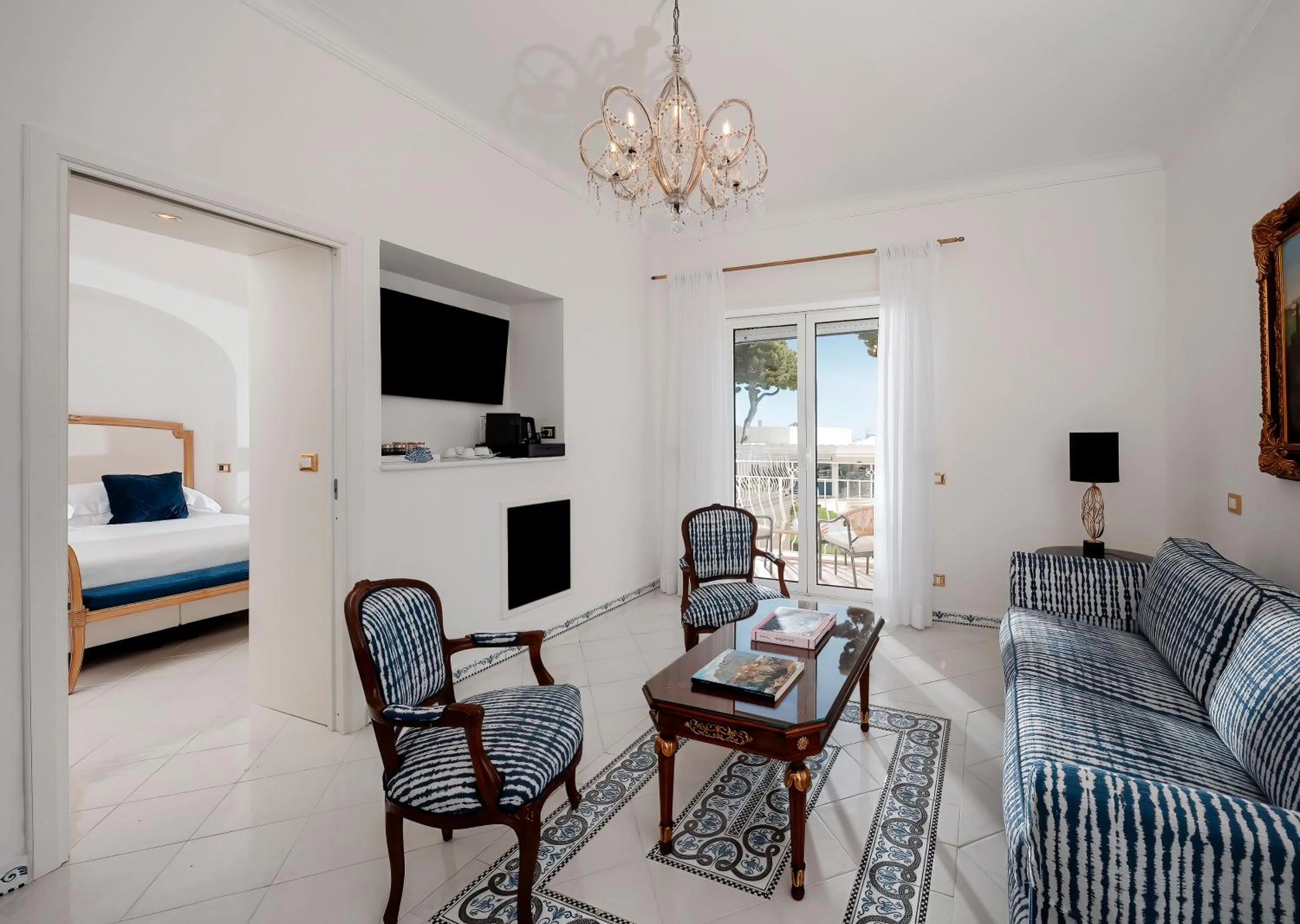 Living room, Bed in Hotel Quisisana