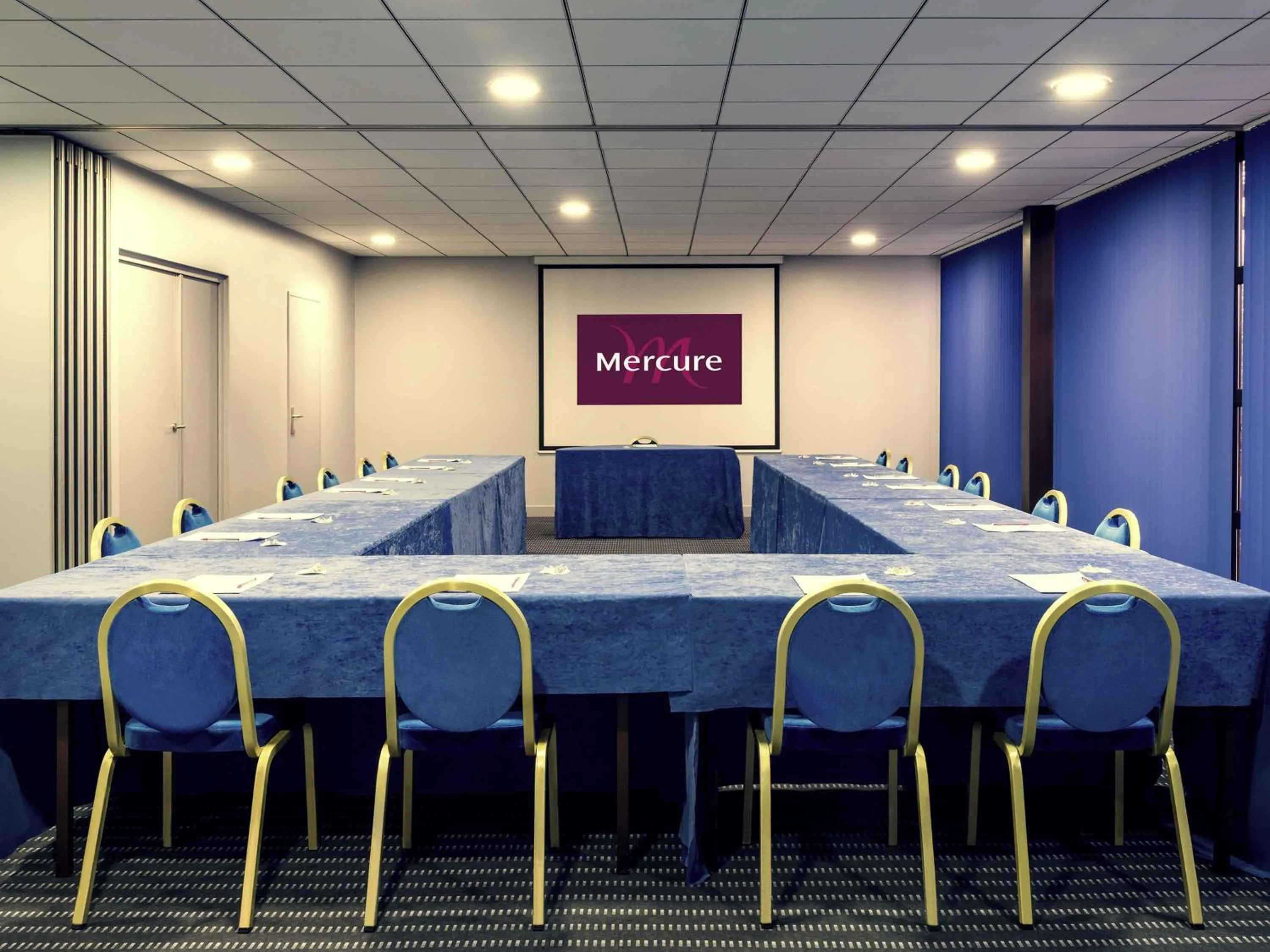 Meeting/conference room in Mercure Cergy Pontoise Centre