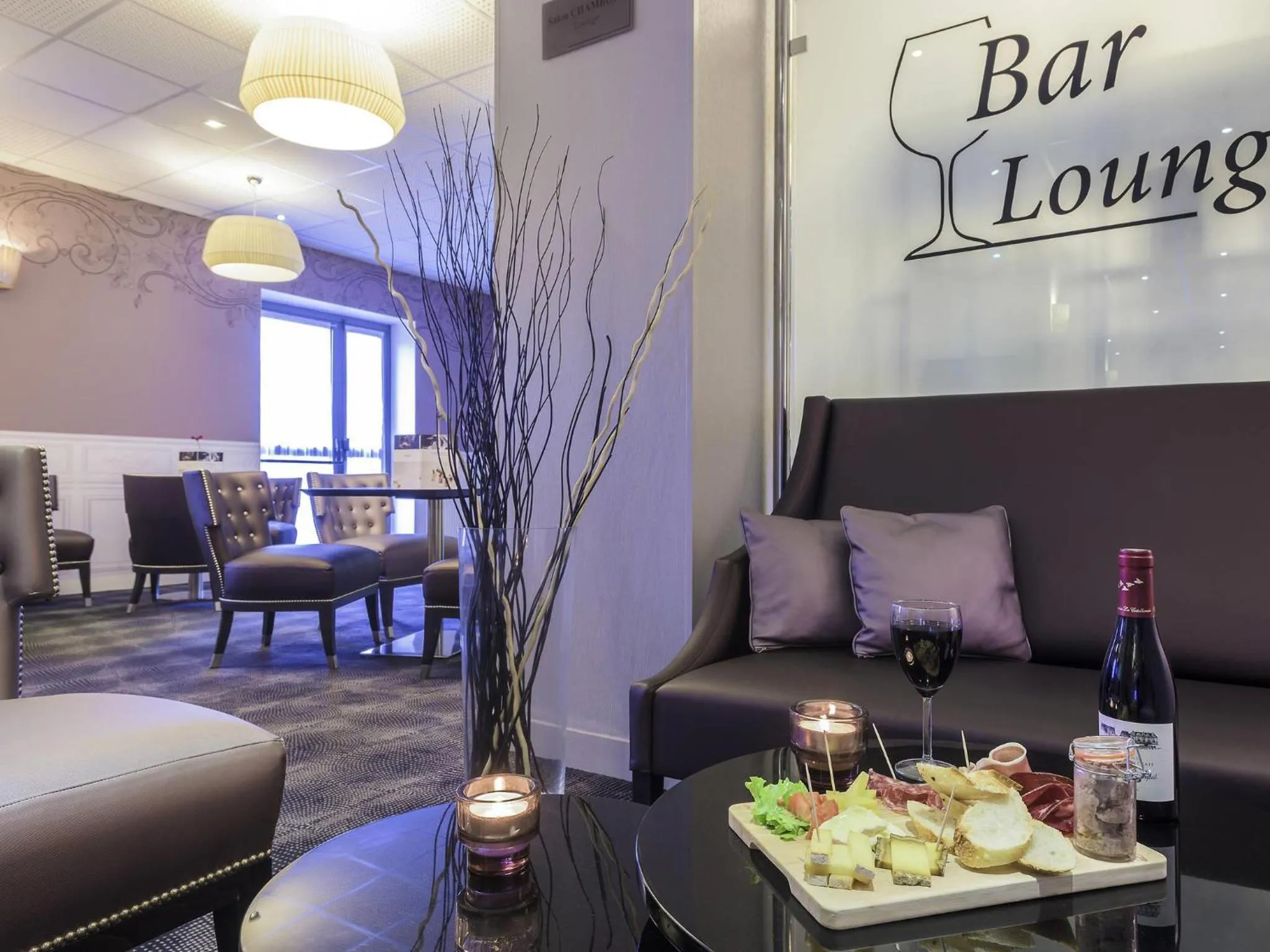 Lounge or bar in Mercure Tours Centre Gare et Congrès