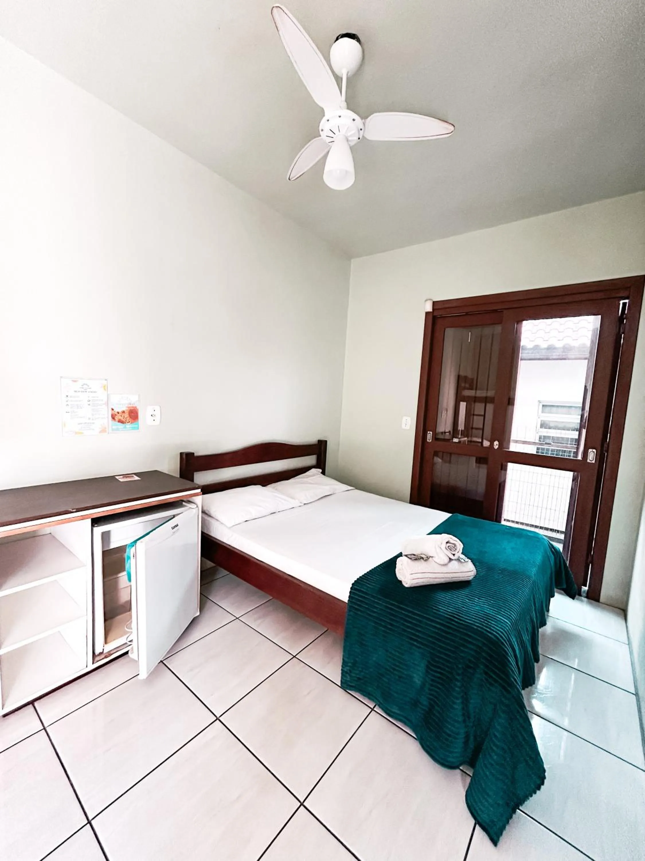 Bed in Hotel Girassol