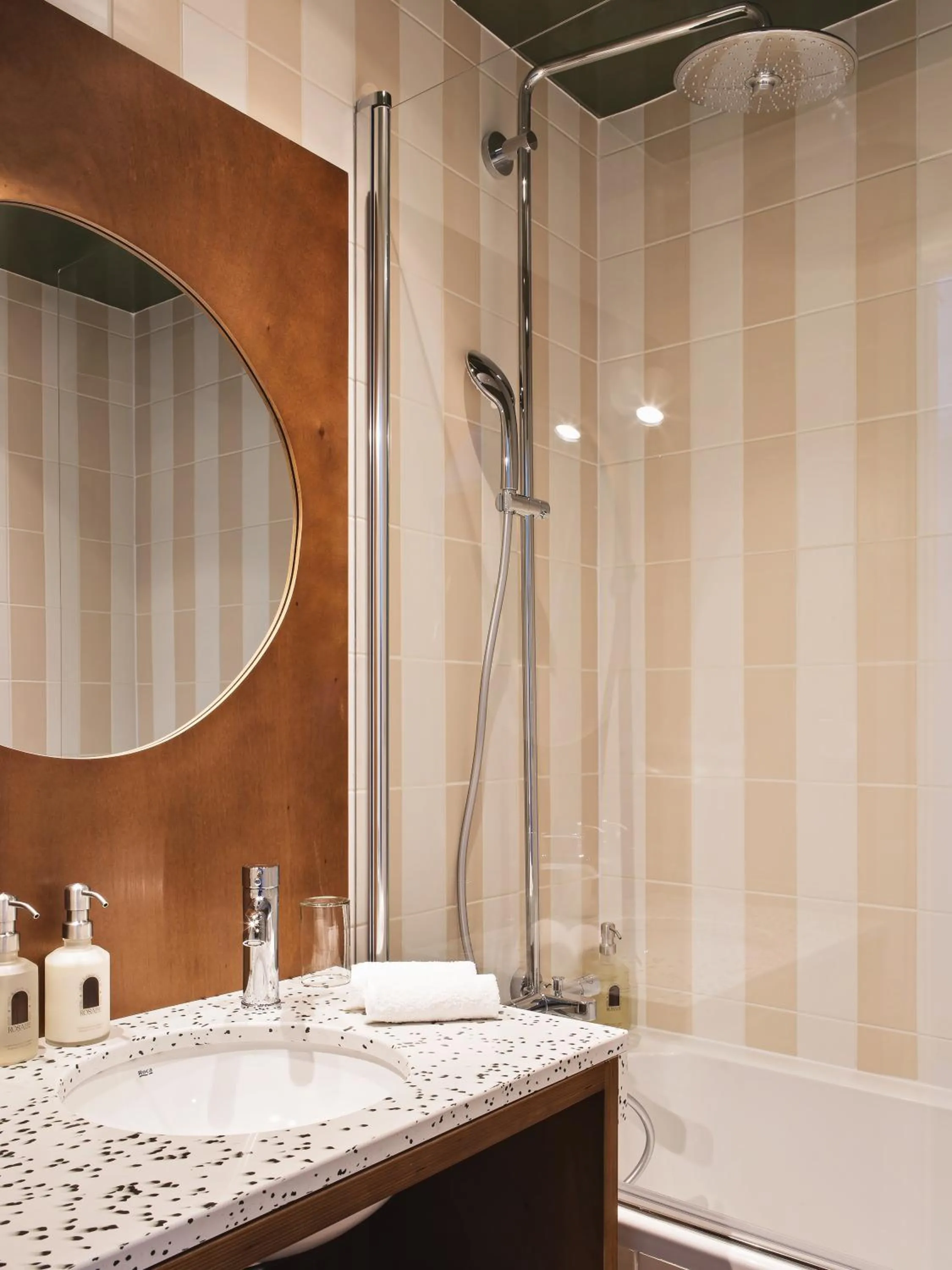 Bathroom in Hôtel Rosalie