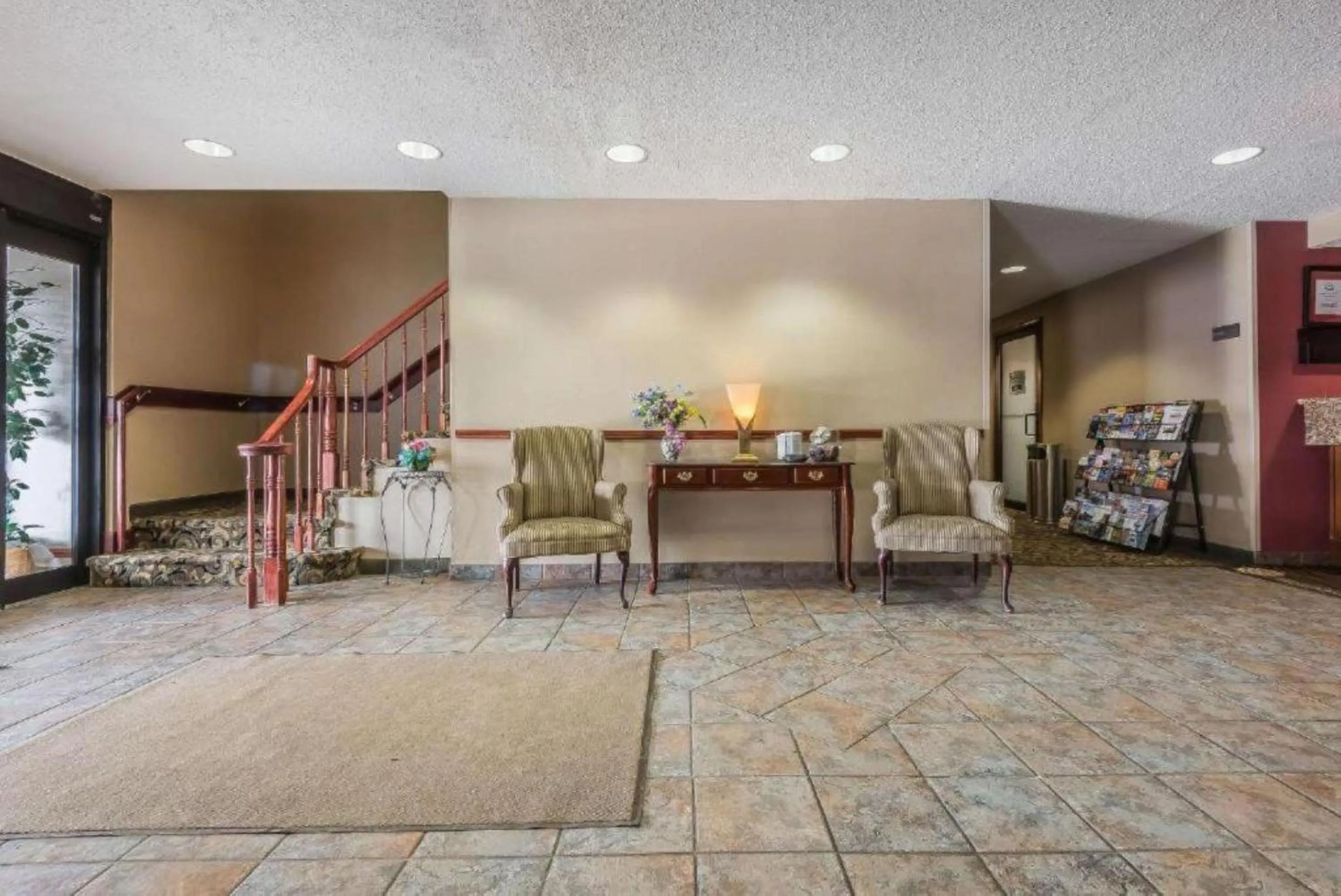 Lobby or reception in FairBridge Inn & Suites Batavia-Darien Amusement Park