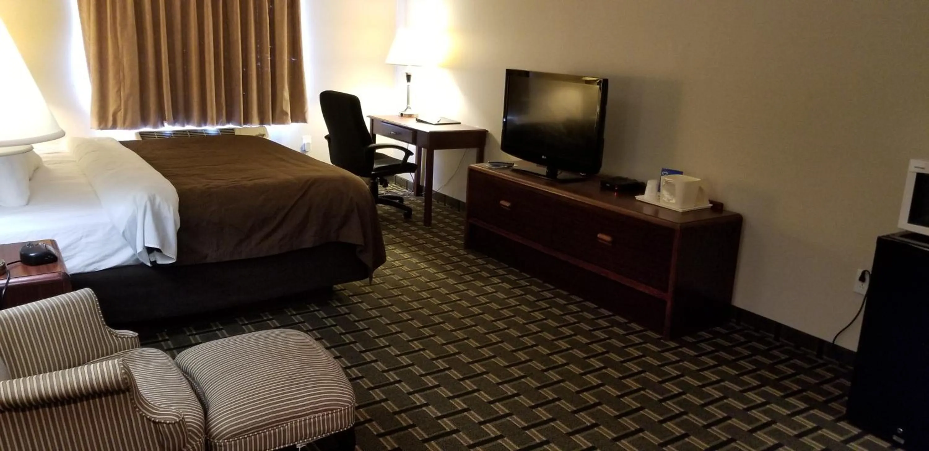 King Suite in FairBridge Inn & Suites Batavia-Darien Amusement Park