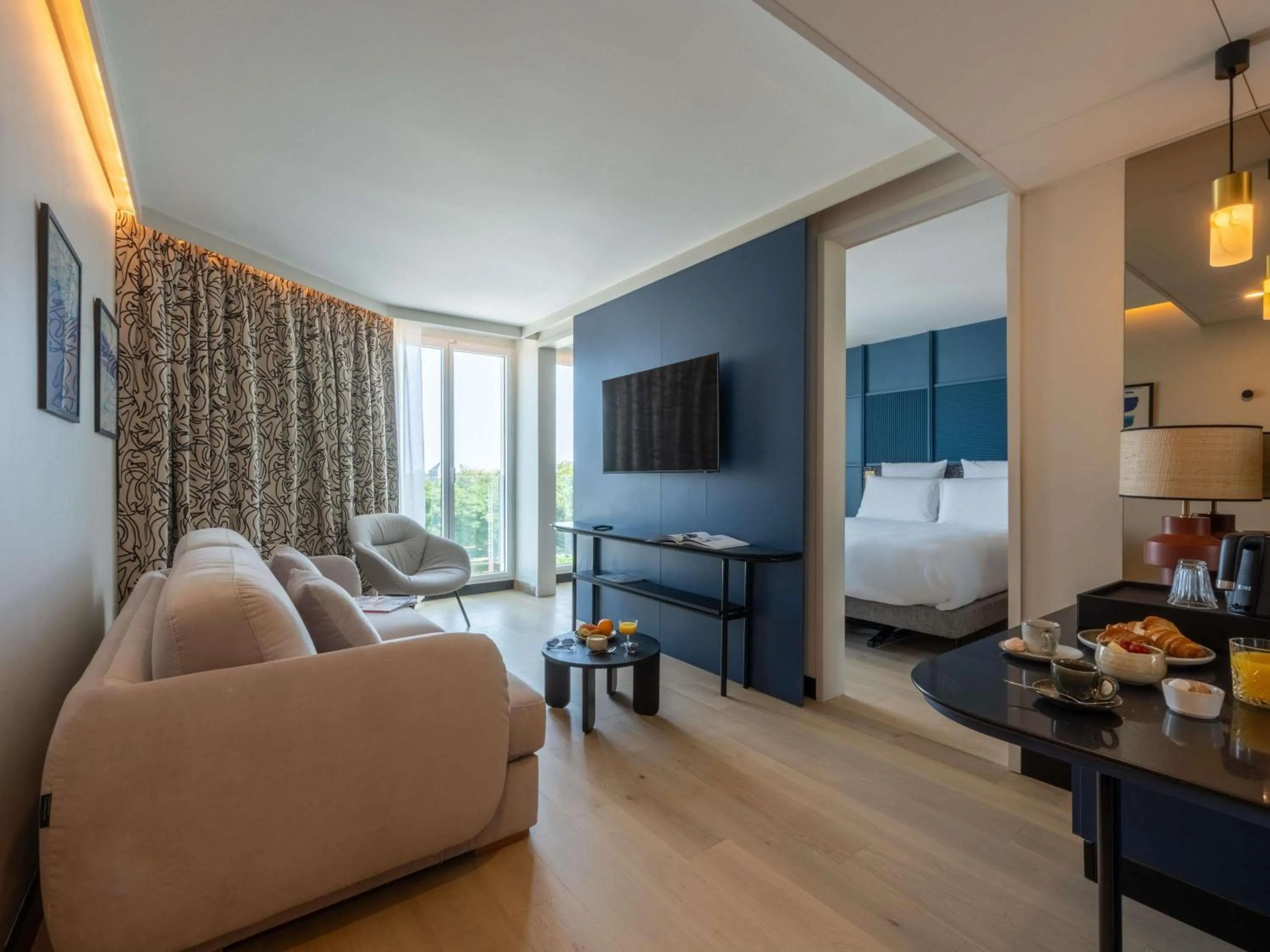 Bedroom, Bed in Mercure La Rochelle Vieux Port