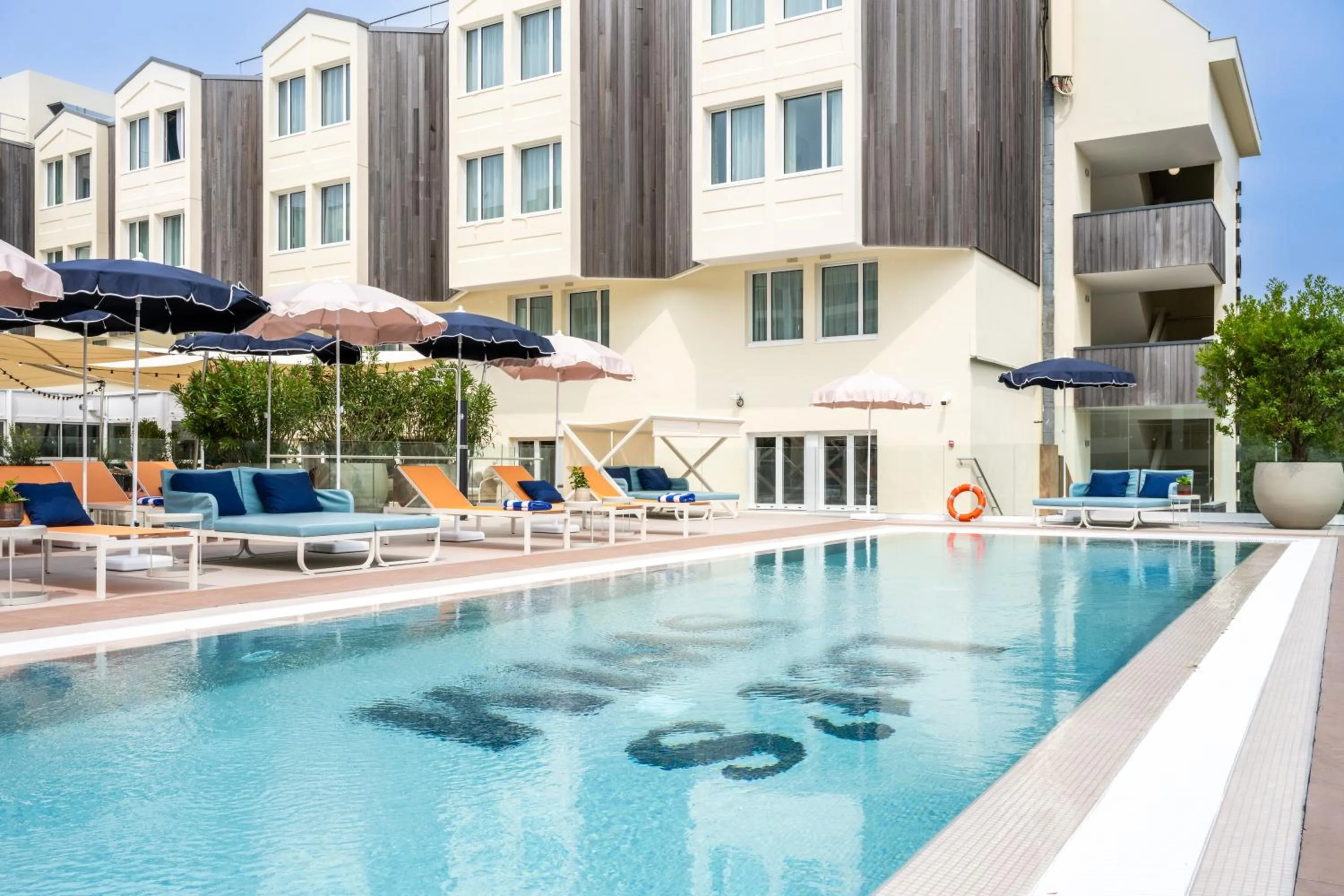 Property building in Mercure La Rochelle Vieux Port