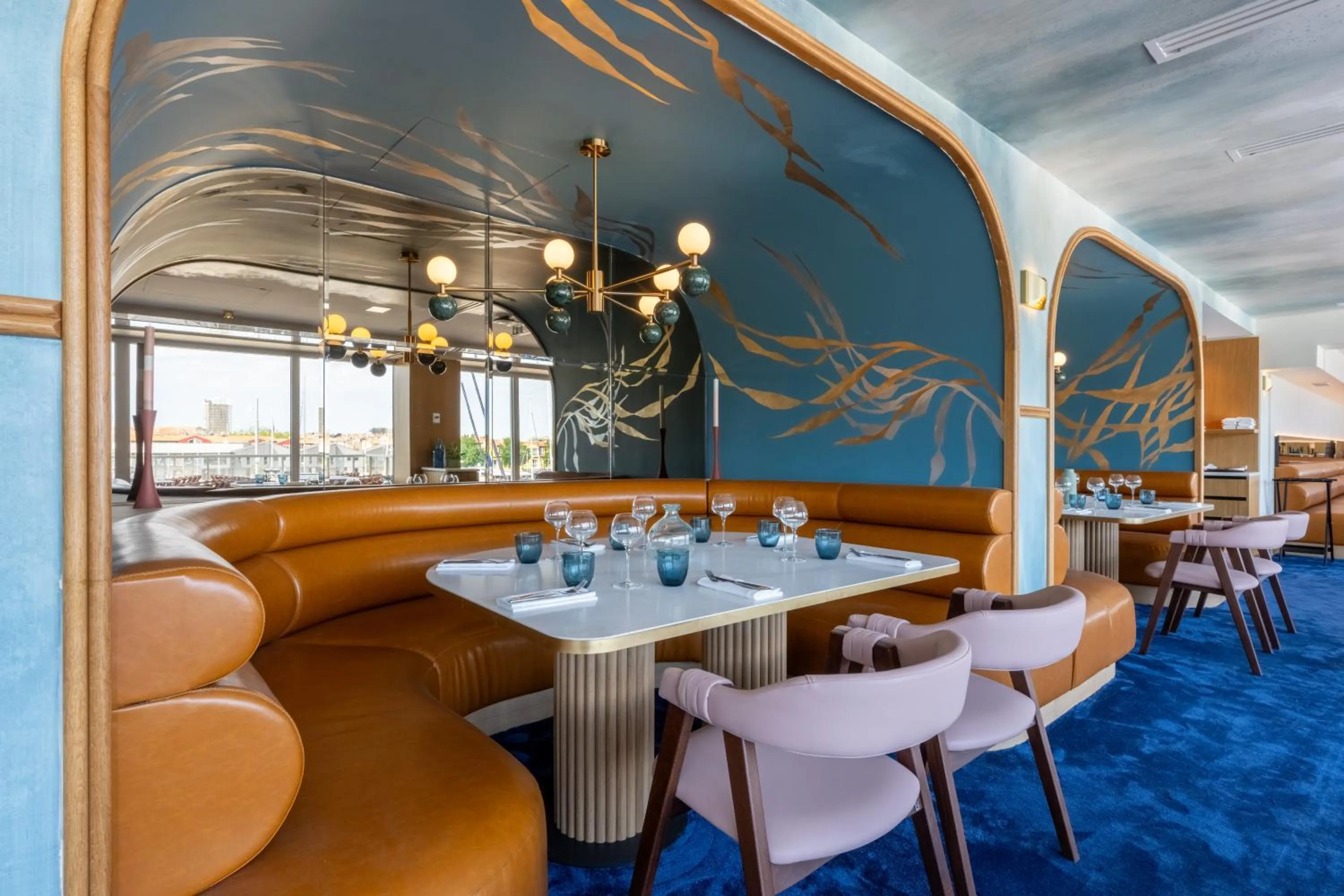 Restaurant/places to eat in Mercure La Rochelle Vieux Port