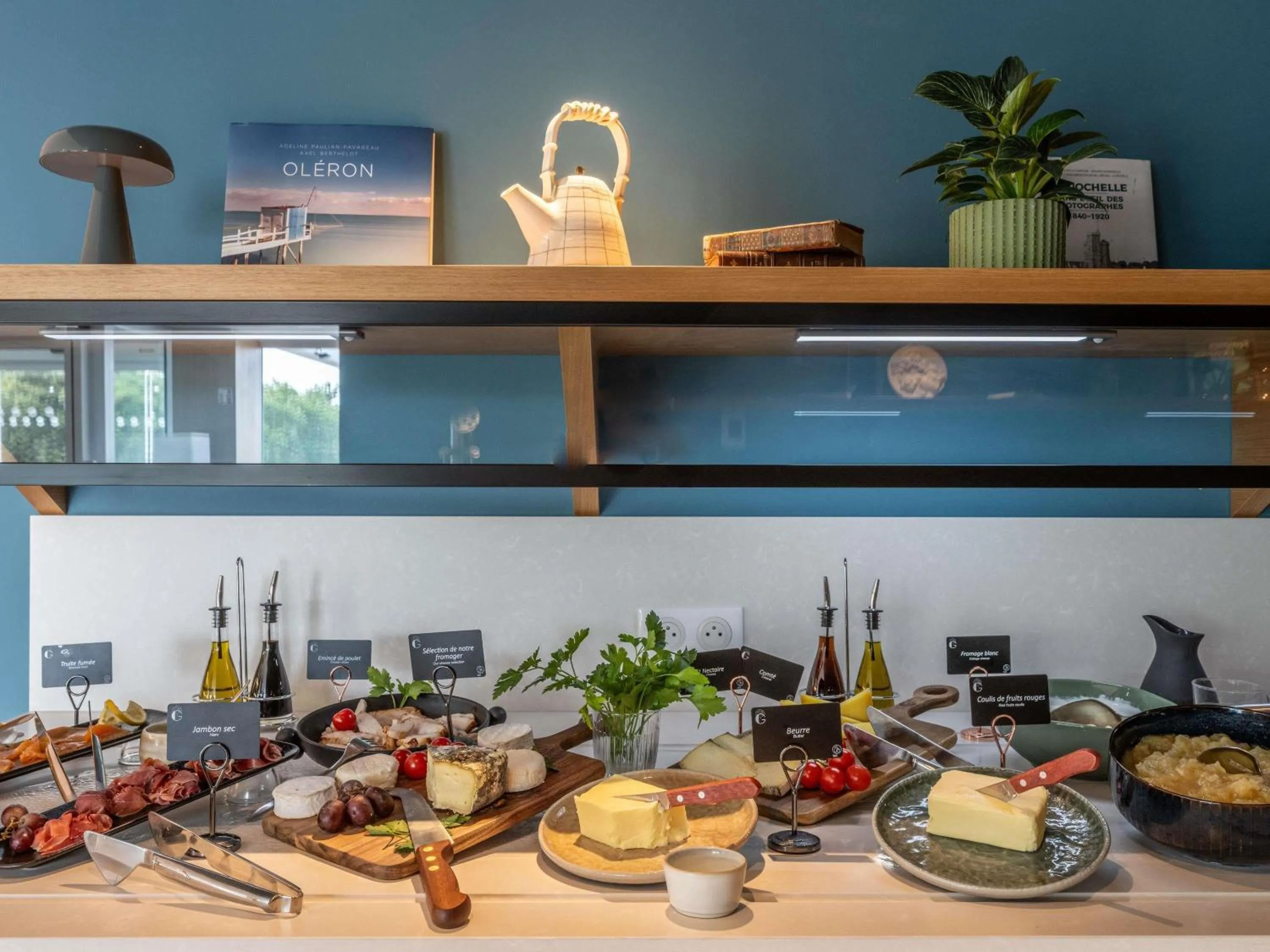 Breakfast in Mercure La Rochelle Vieux Port