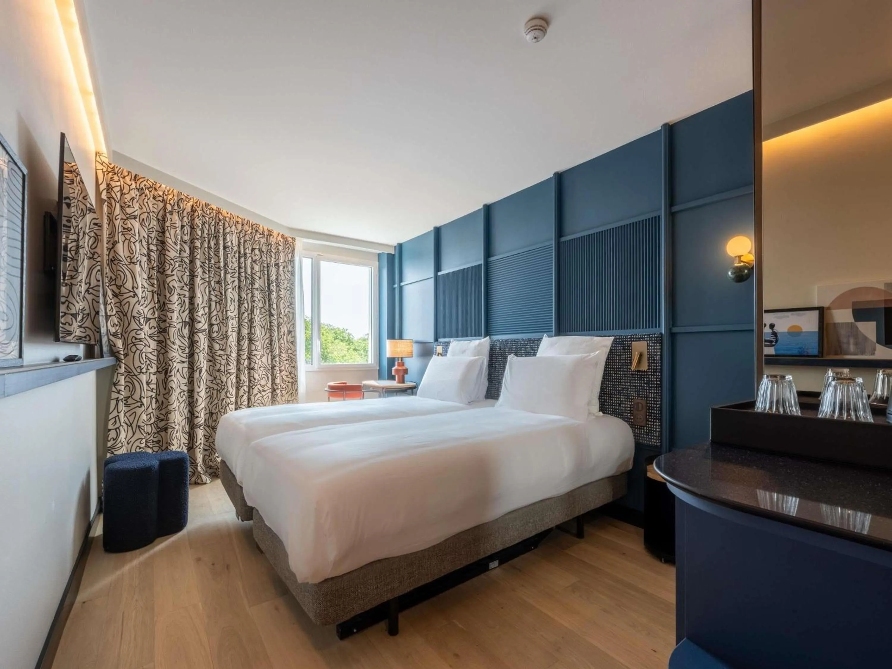 Bedroom, Bed in Mercure La Rochelle Vieux Port