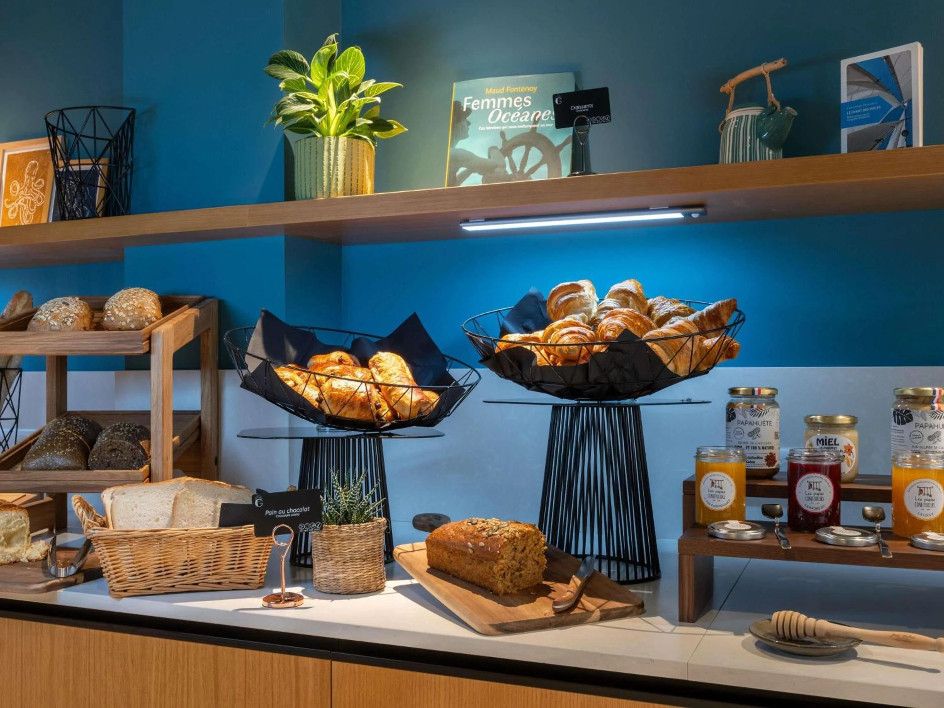 Breakfast in Mercure La Rochelle Vieux Port