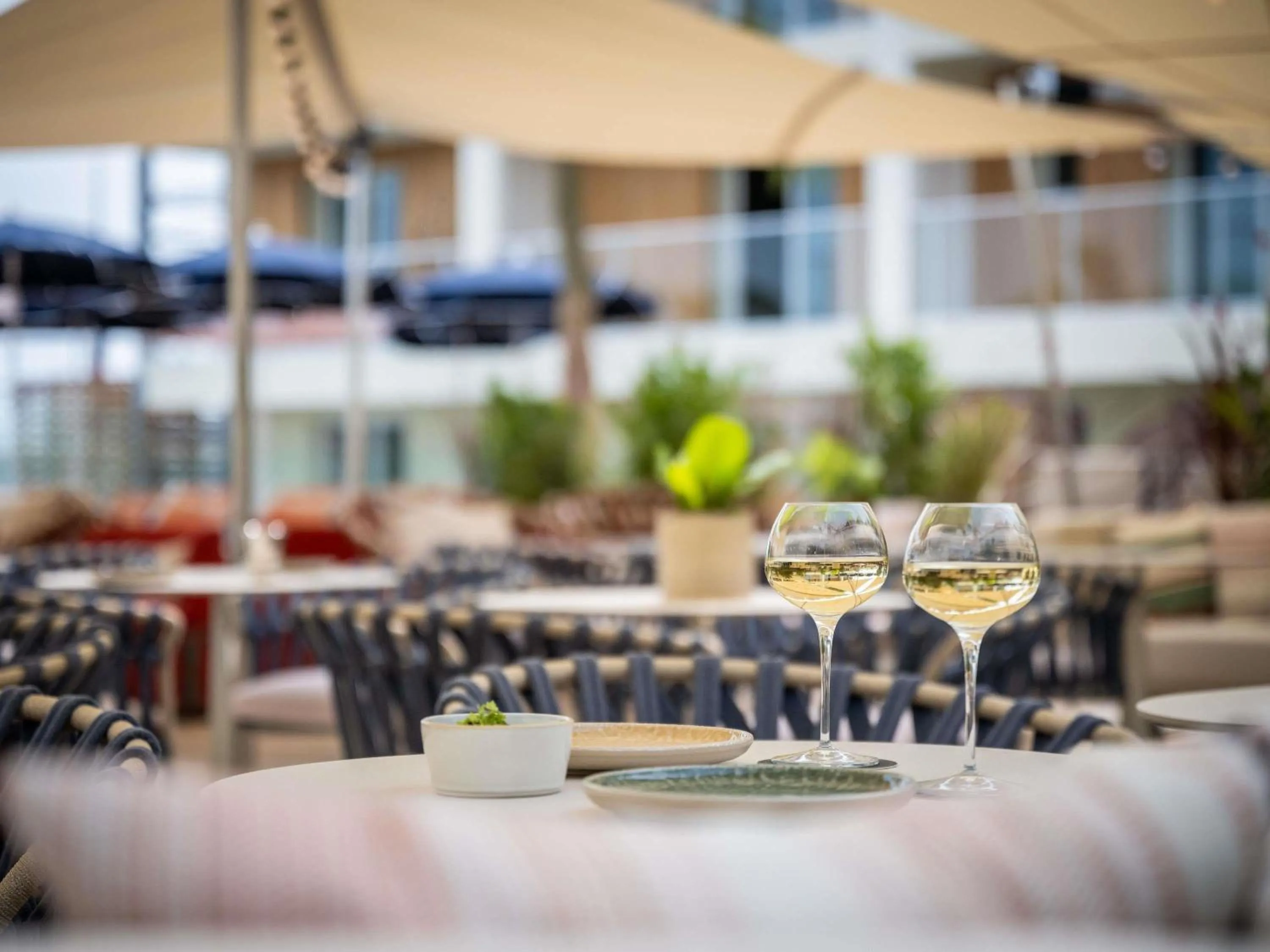Pool view in Mercure La Rochelle Vieux Port