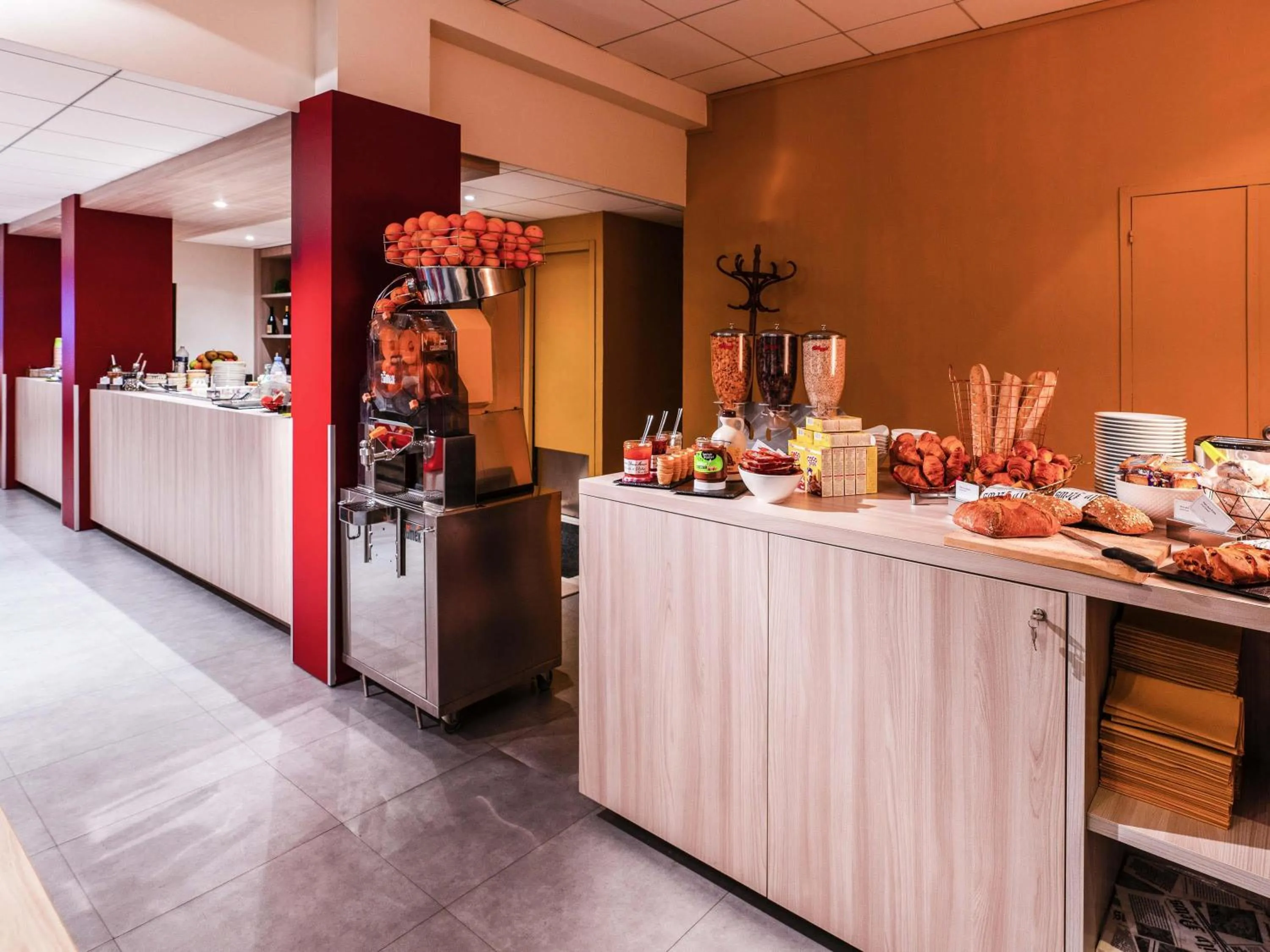 Breakfast in ibis Styles Beauvais