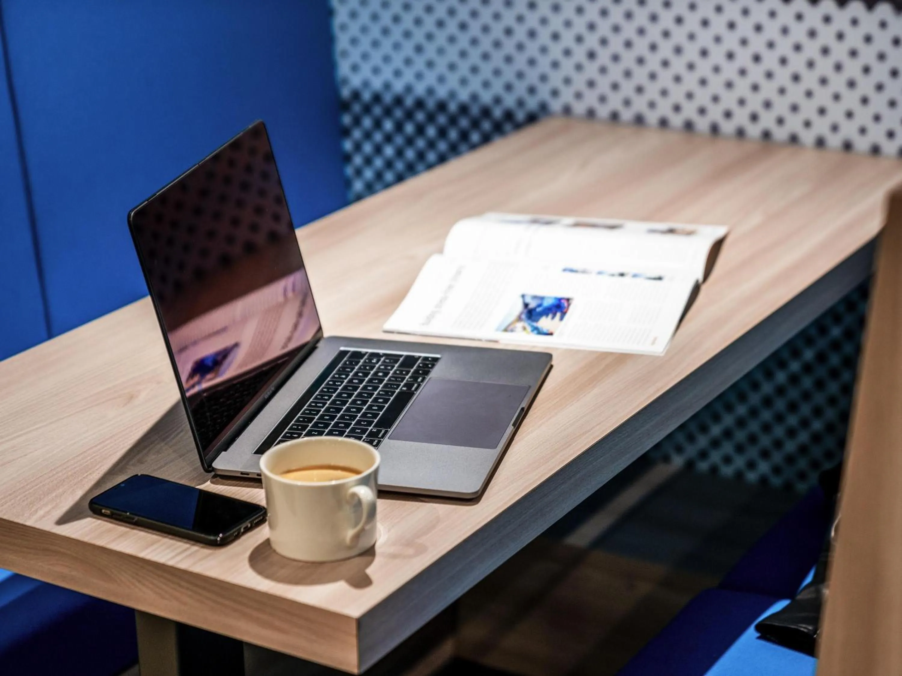 Lounge or bar in ibis Styles Beauvais