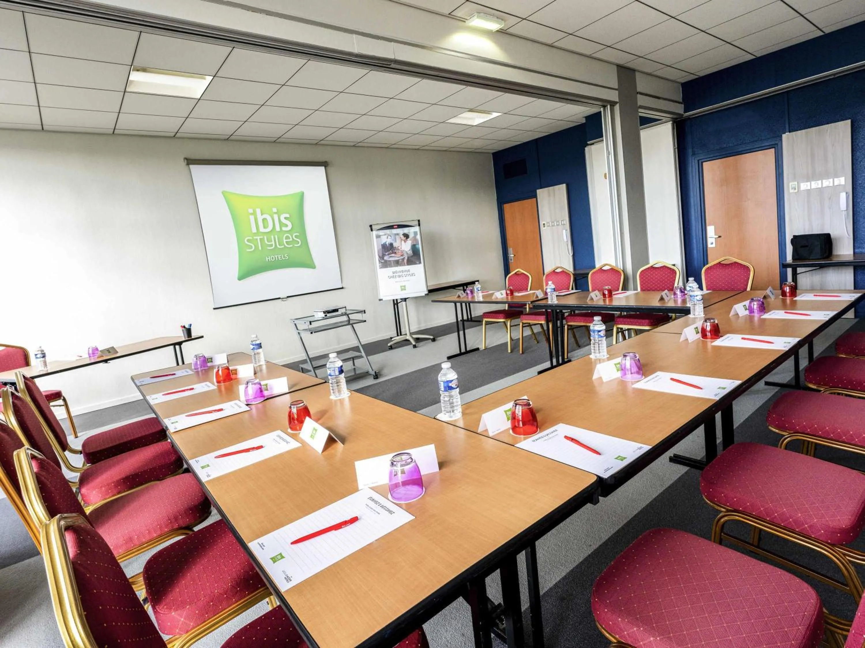 Meeting/conference room in ibis Styles Beauvais