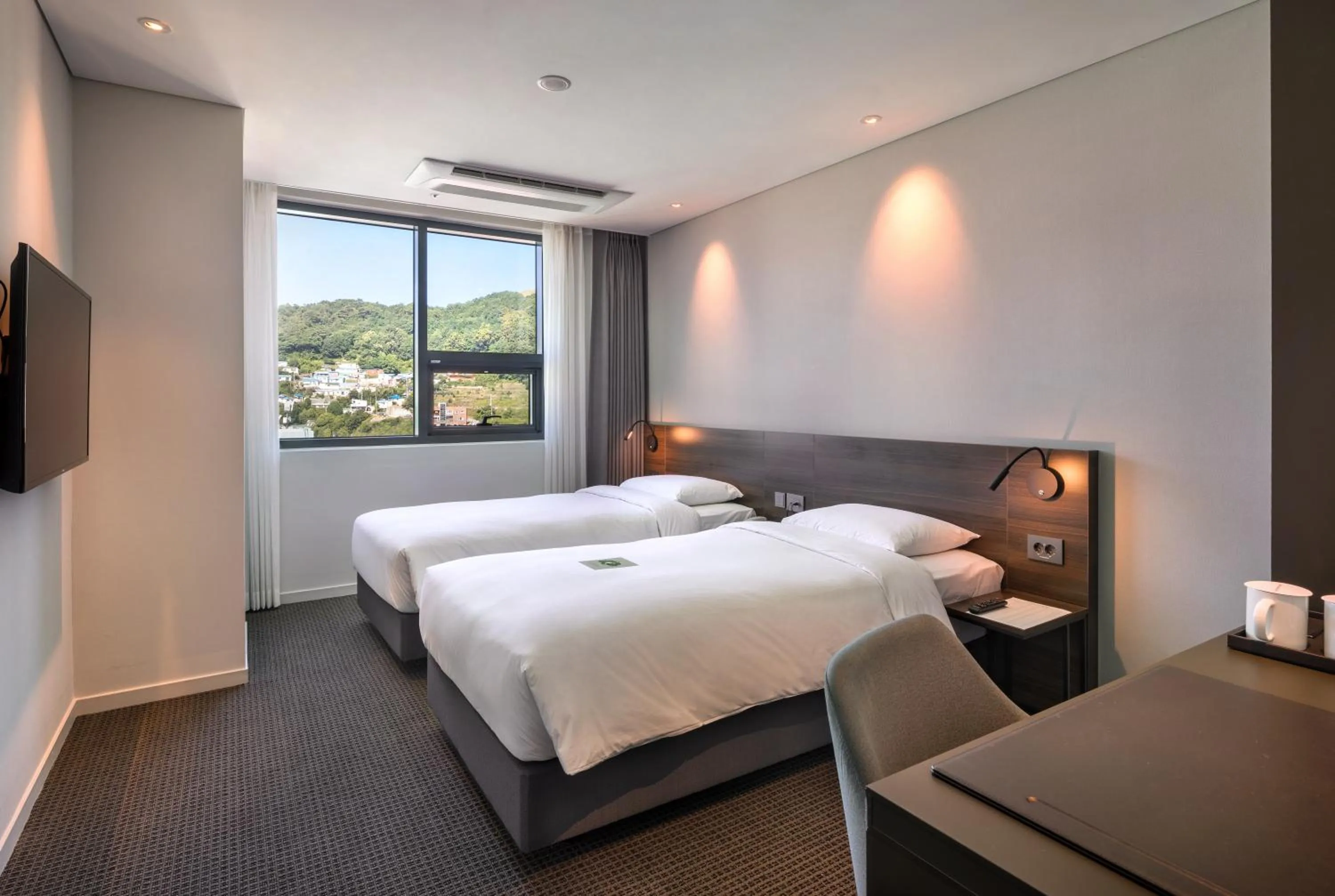 Photo of the whole room, Bed in Grab The Ocean Songdo