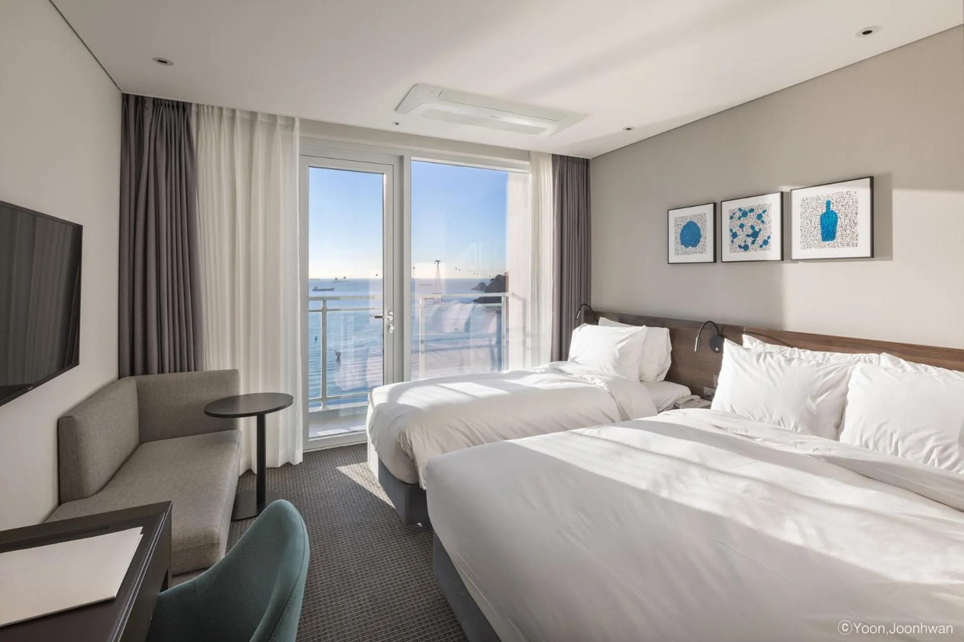 Photo of the whole room, Bed in Grab The Ocean Songdo