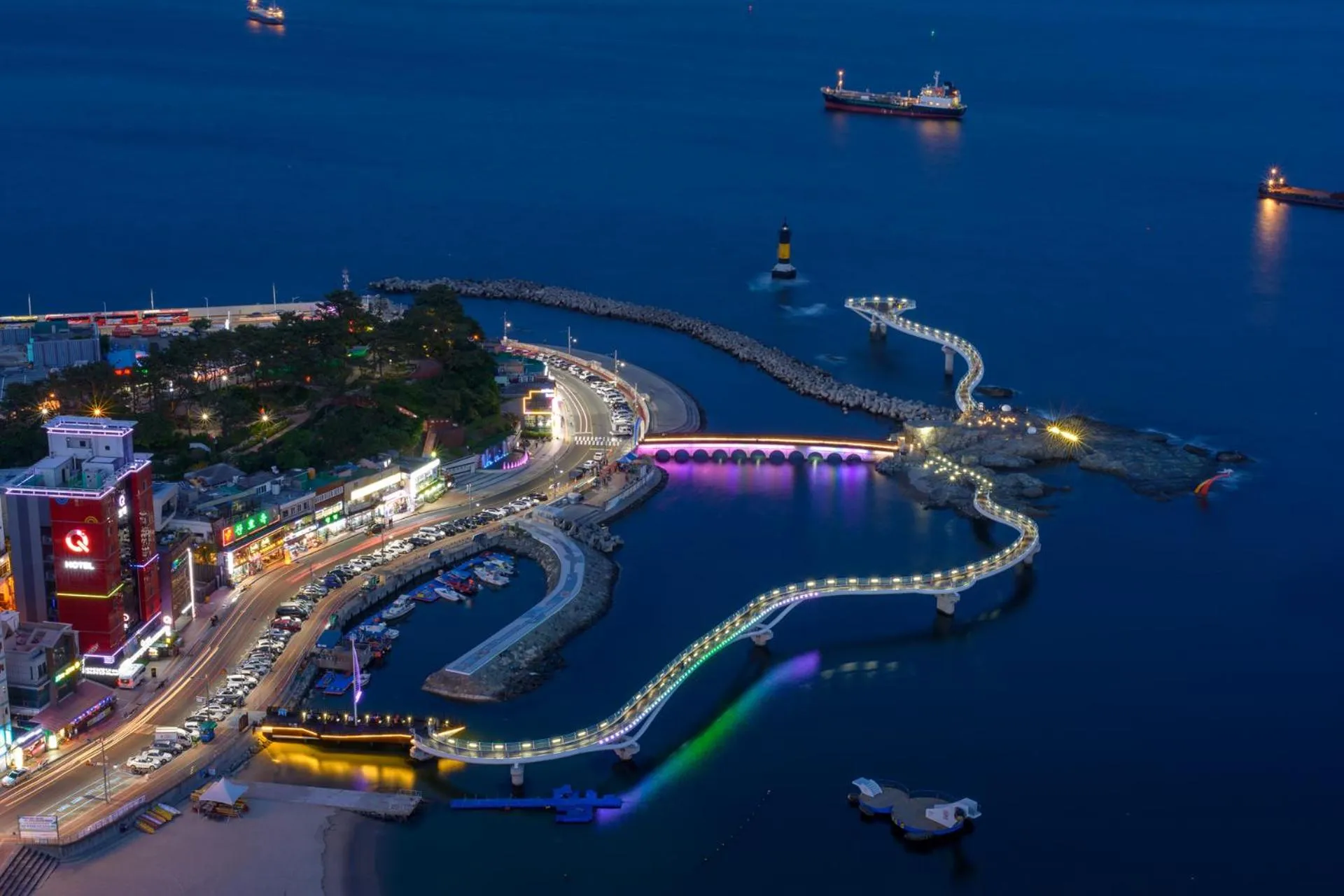 Night in Grab The Ocean Songdo