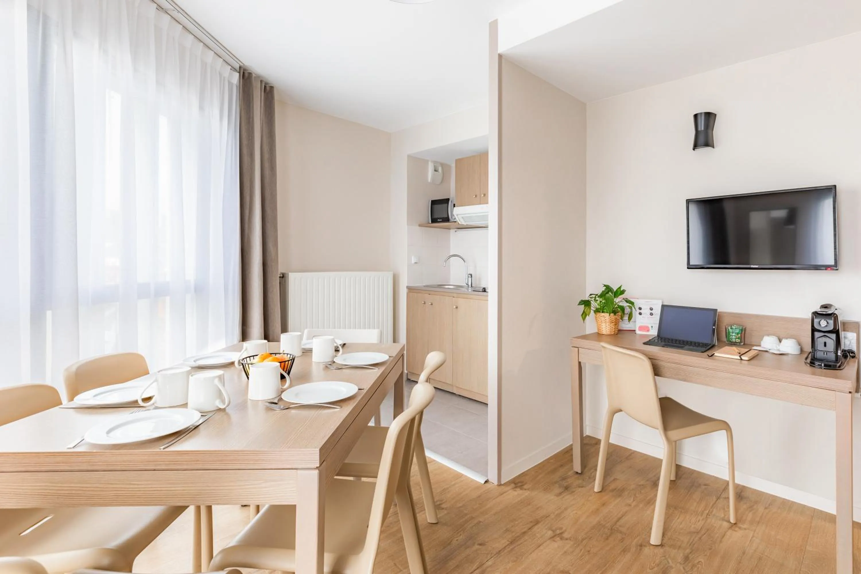 TV and multimedia in Appart'City Confort Angers