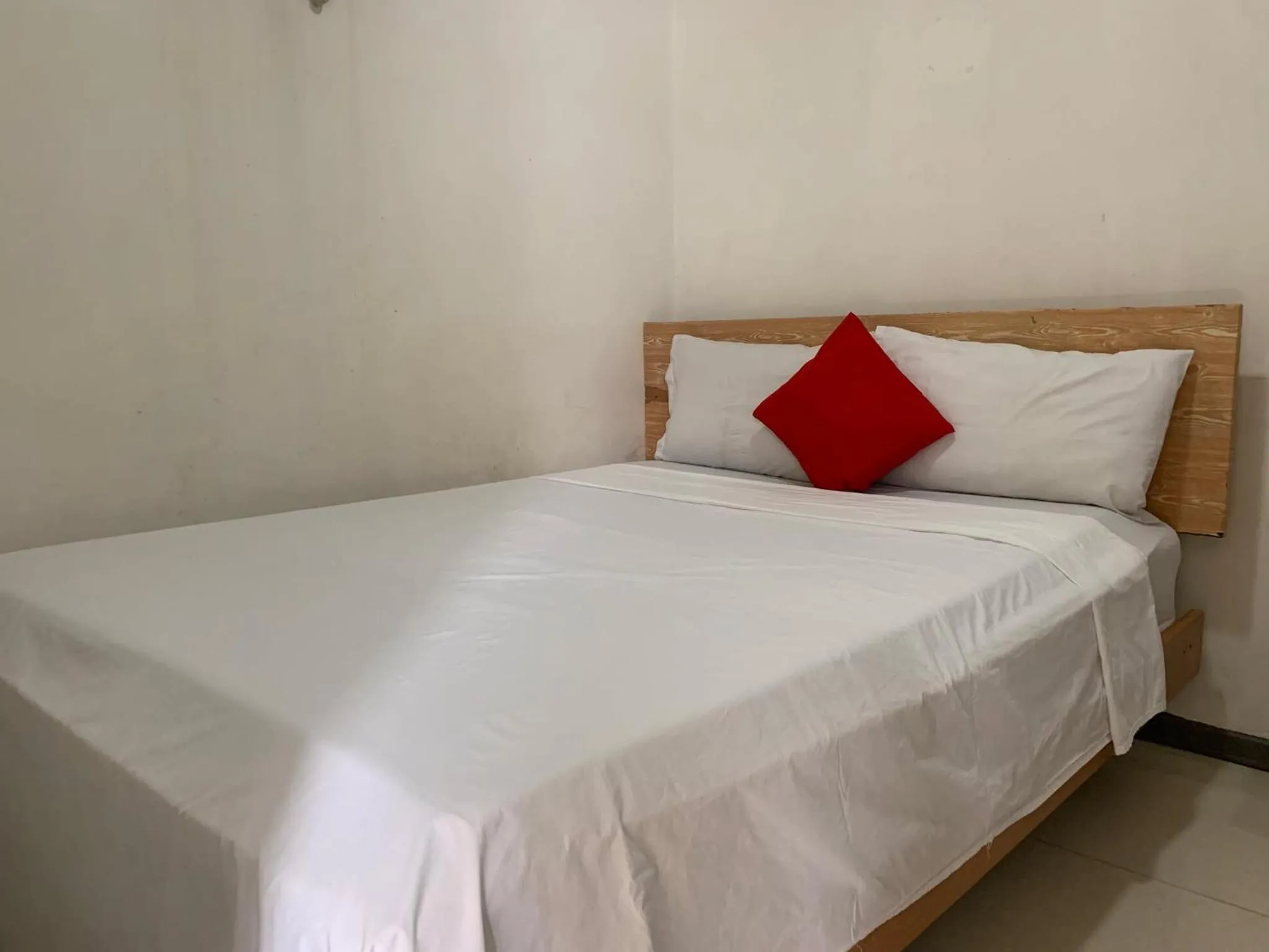 Bed in Lucky Hotel Binondo