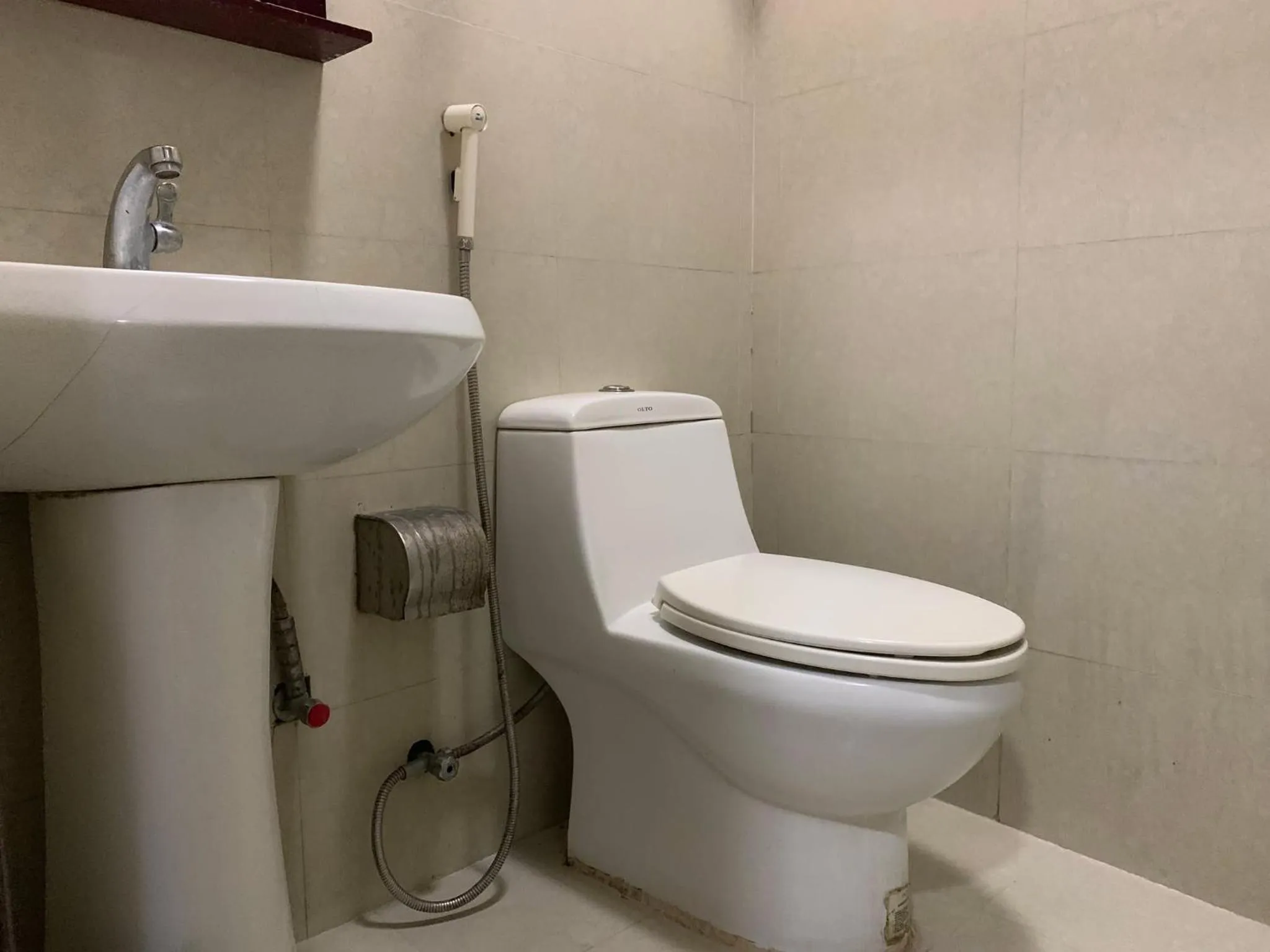 Bathroom in Lucky Hotel Binondo