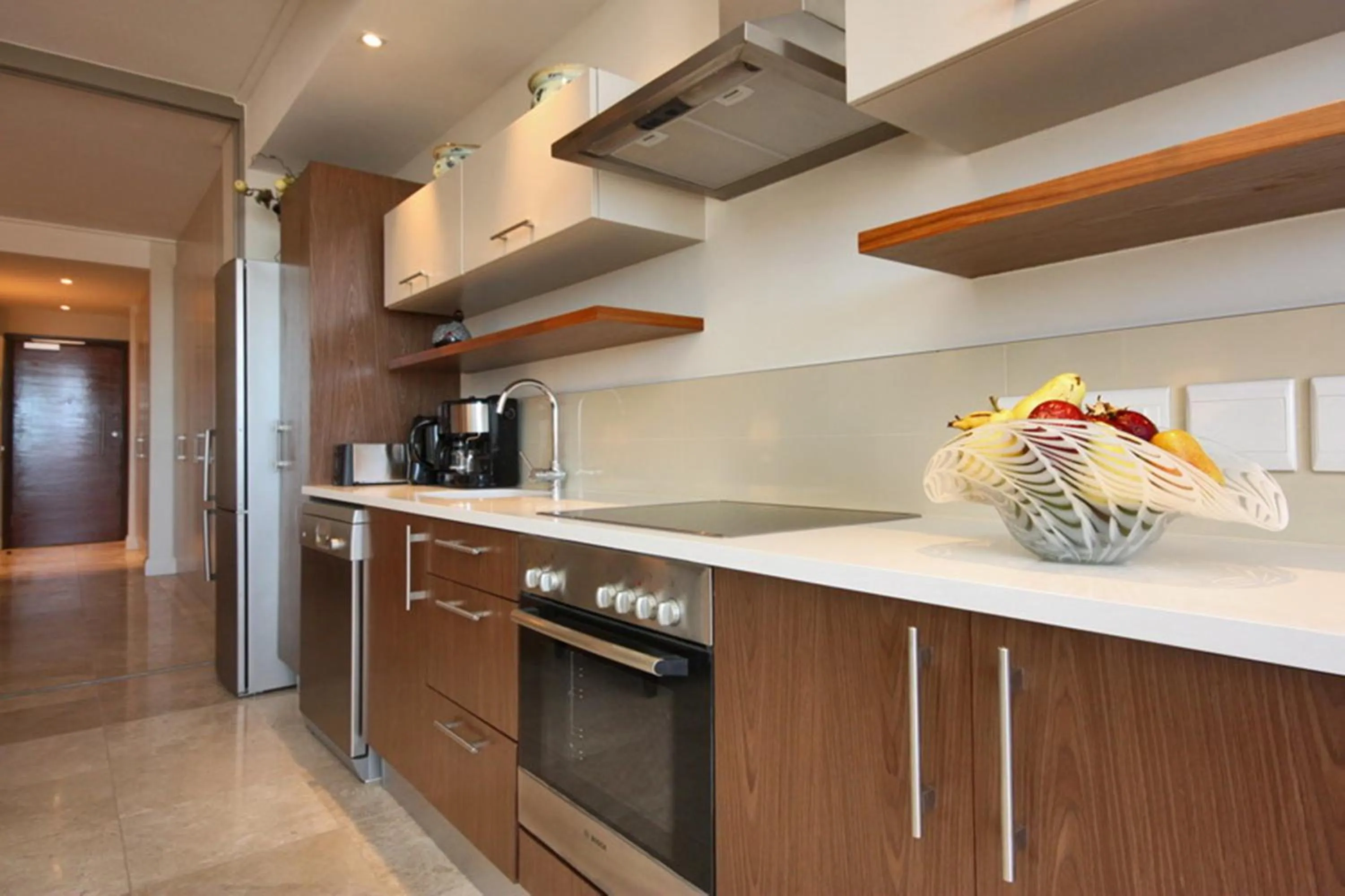 Kitchen or kitchenette in 702 Canal Quays