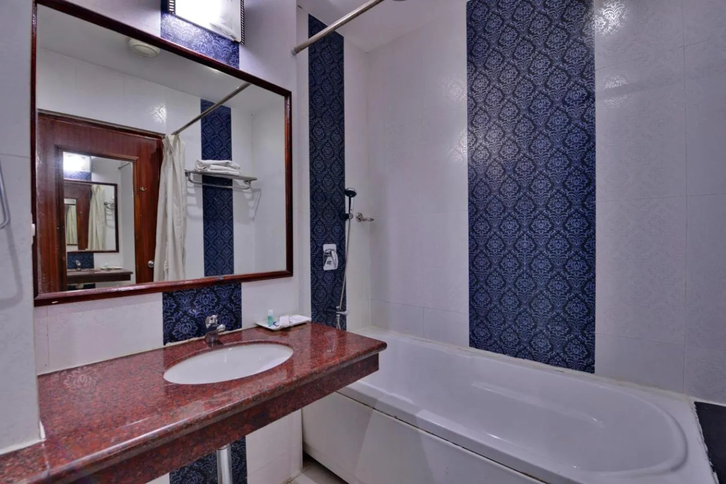Bathroom in Hotel Sidharth