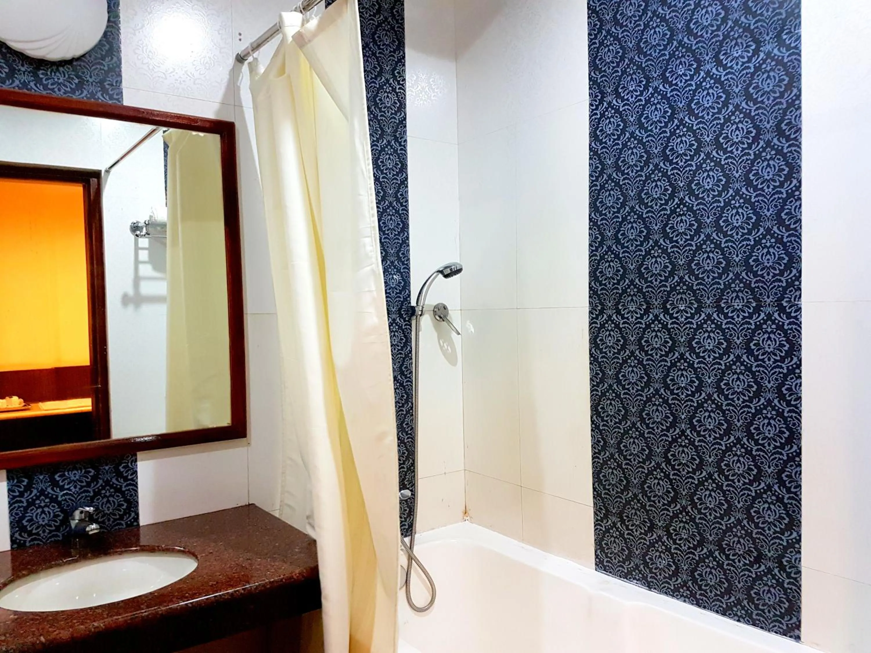 Bathroom in Hotel Sidharth