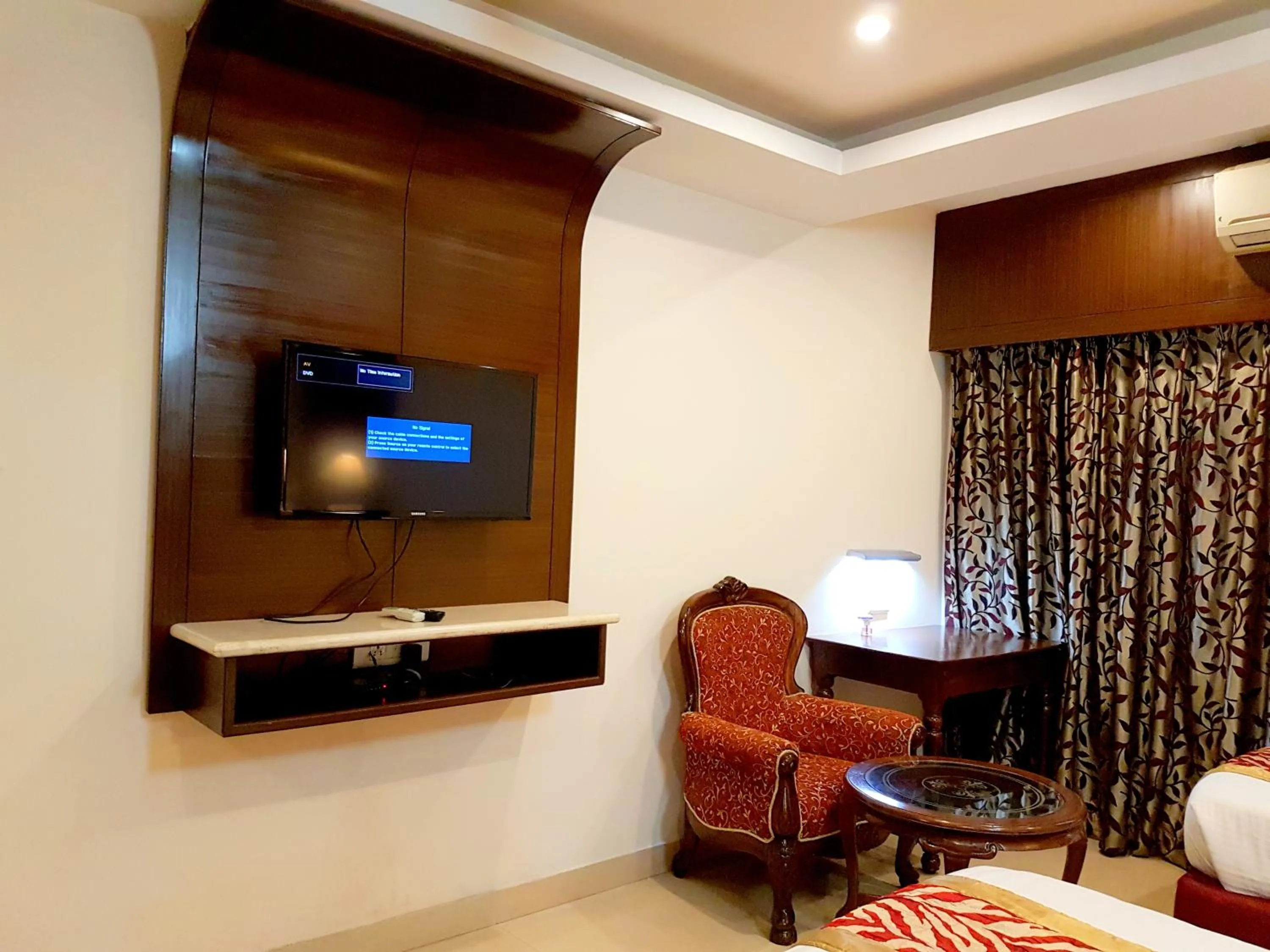 TV and multimedia in Hotel Sidharth