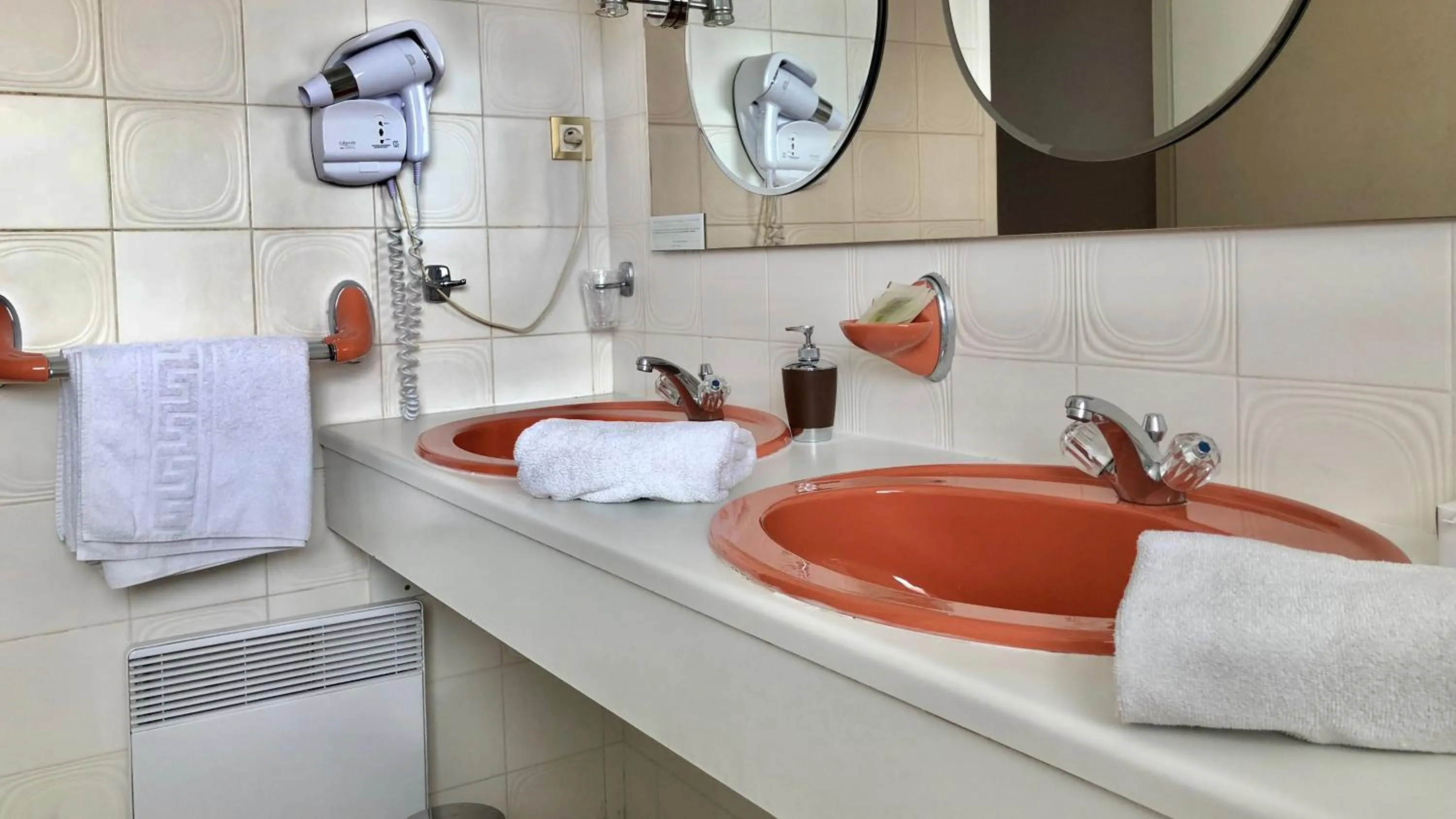 Logis Hôtels - Hôtel et Restaurant Les Cordeliers