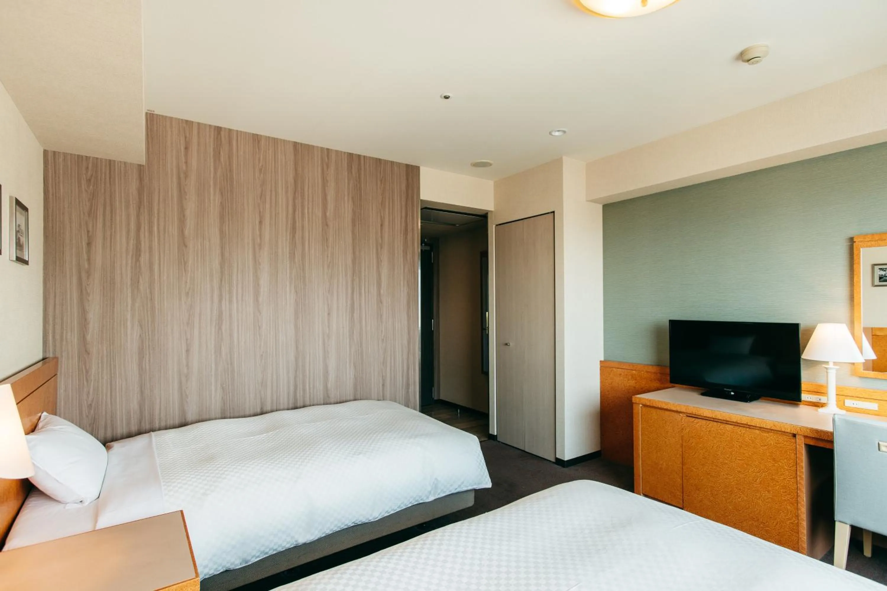 Photo of the whole room, Bed in KAMENOI HOTEL Beppu