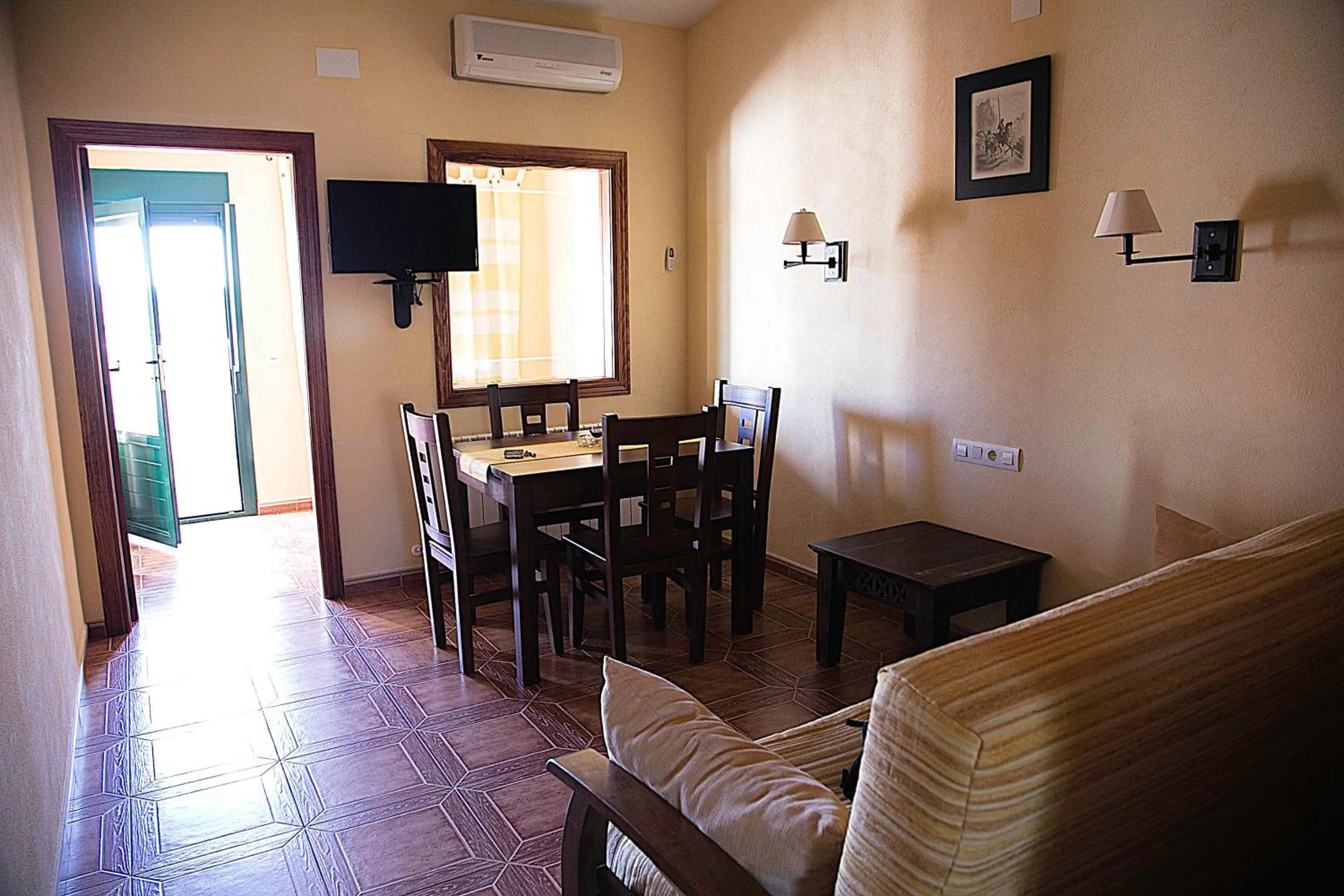 Communal lounge/ TV room in Apartamentos Los Panchos