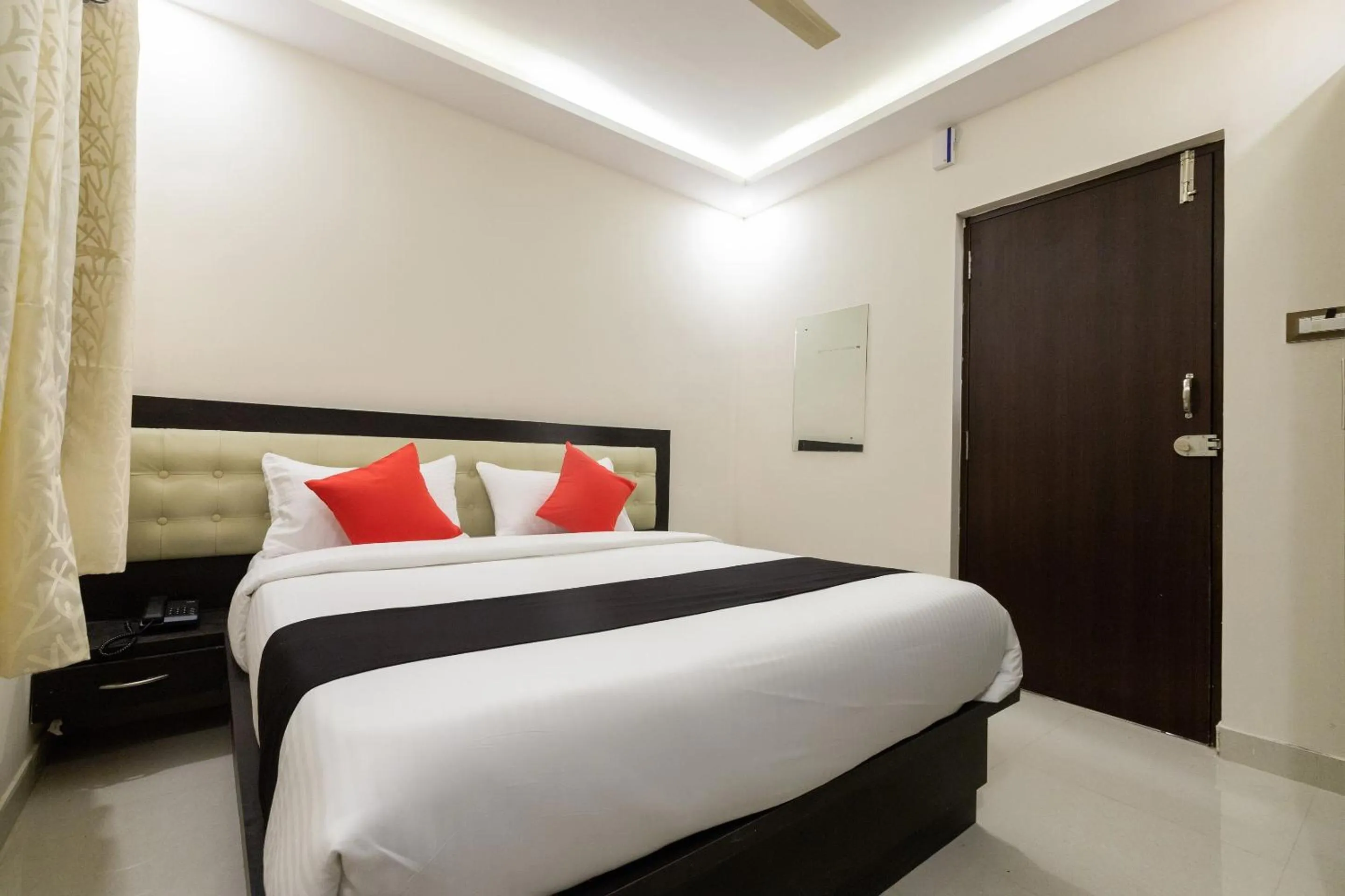 Bedroom, Bed in Capital O Regal suites