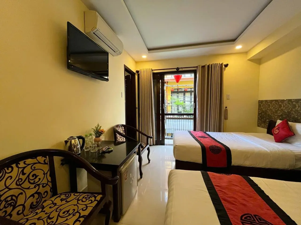 Bed in Golden River Hotel