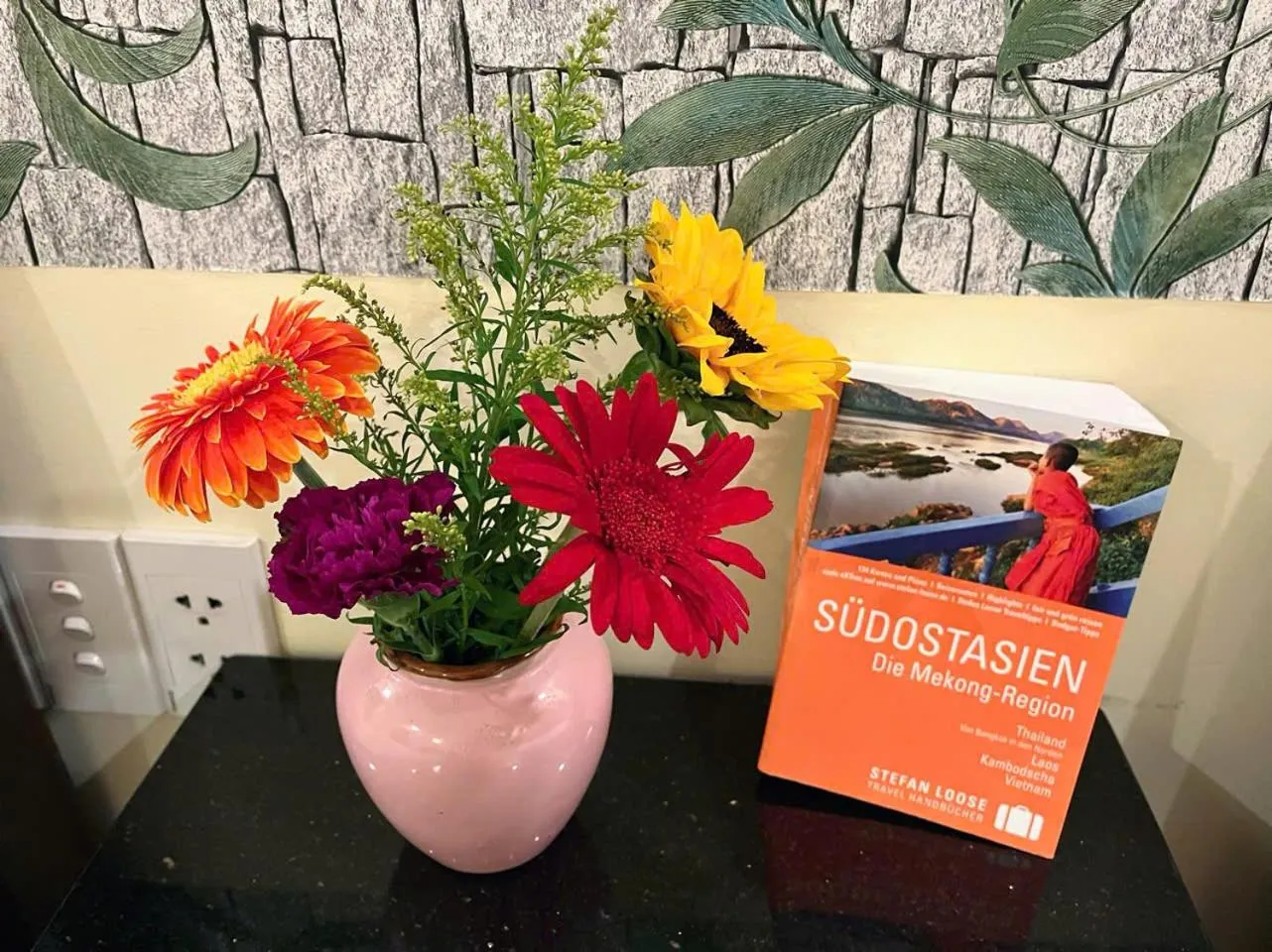 Decorative detail in Golden River Hotel