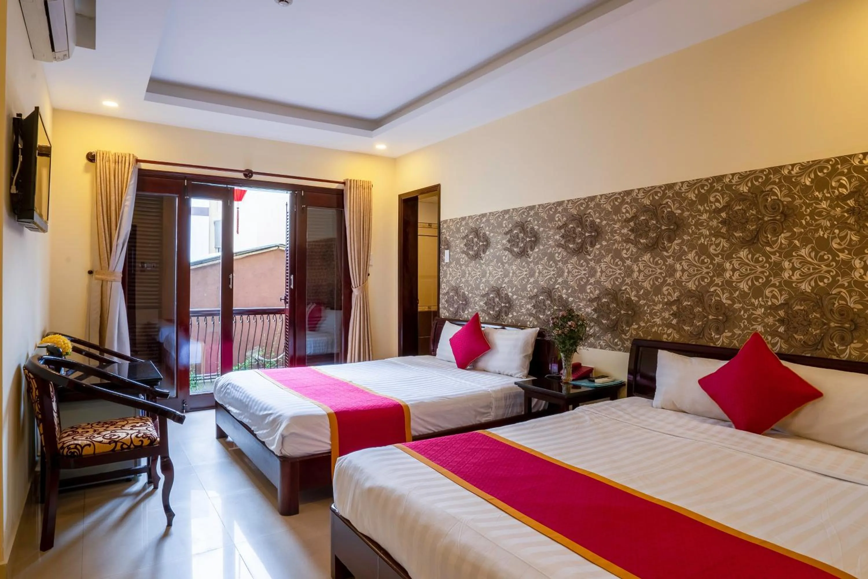 Bed in Golden River Hotel