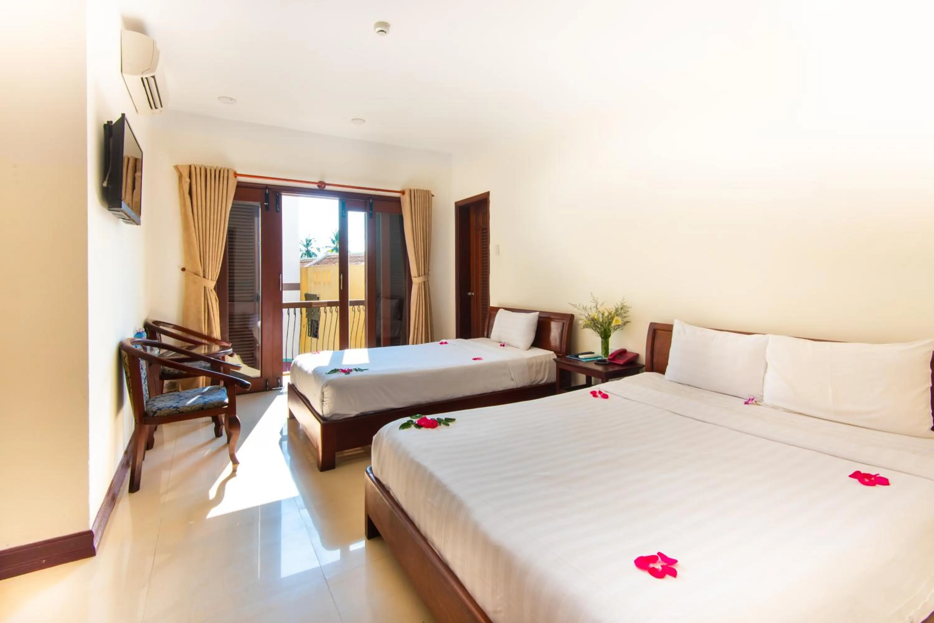 Bed in Golden River Hotel