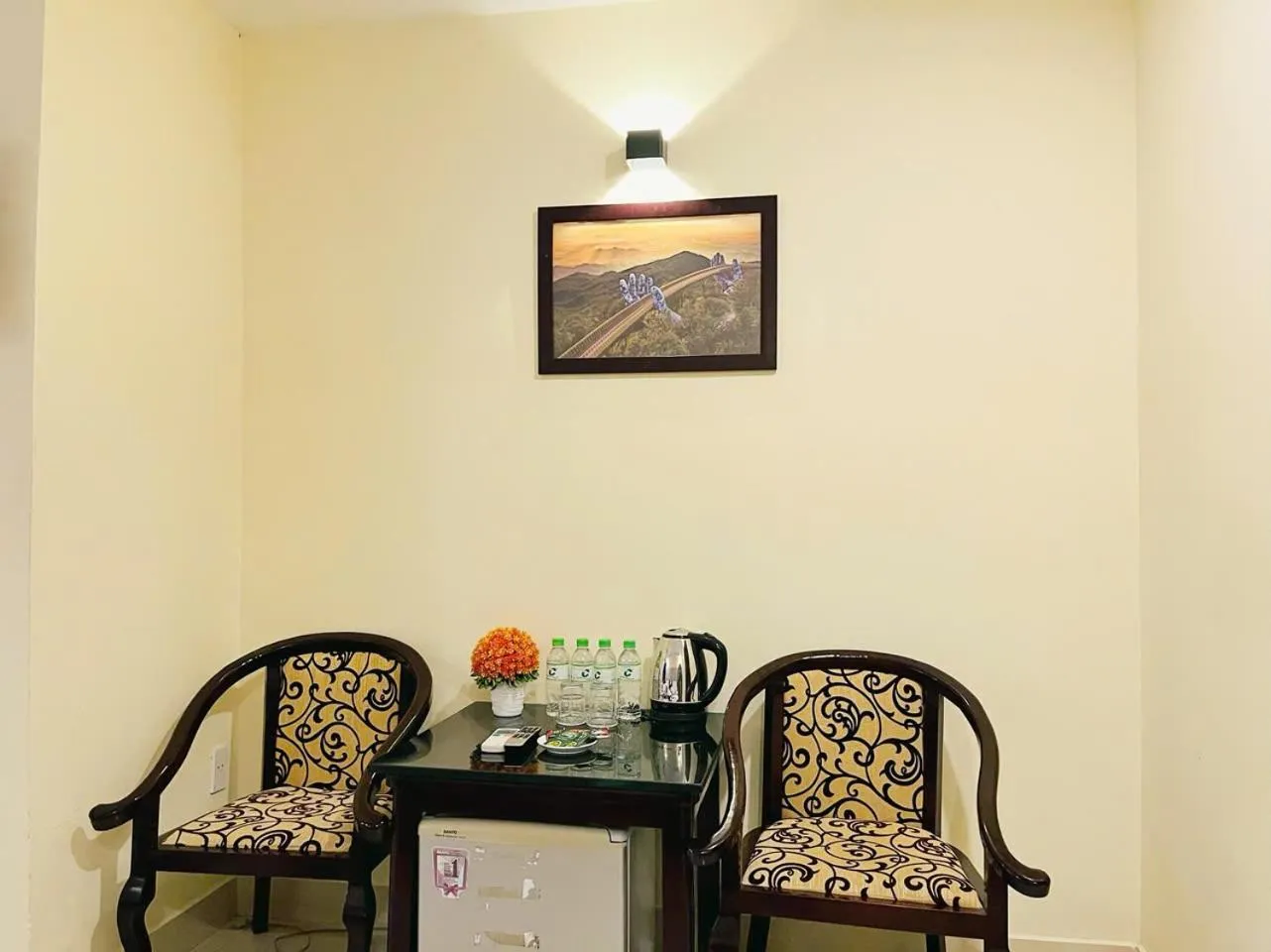 Seating area in Golden River Hotel