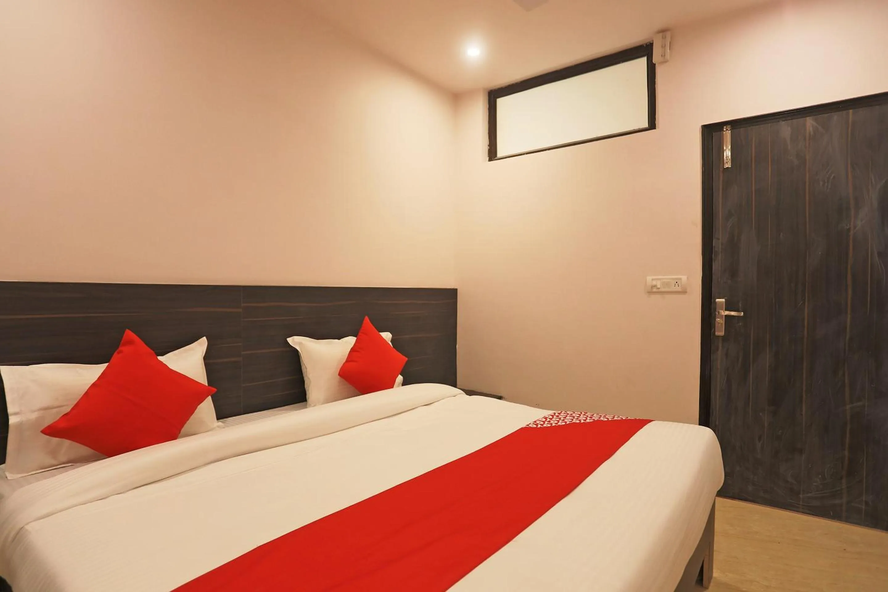 Lobby or reception, Bed in Hotel O DSG Residency