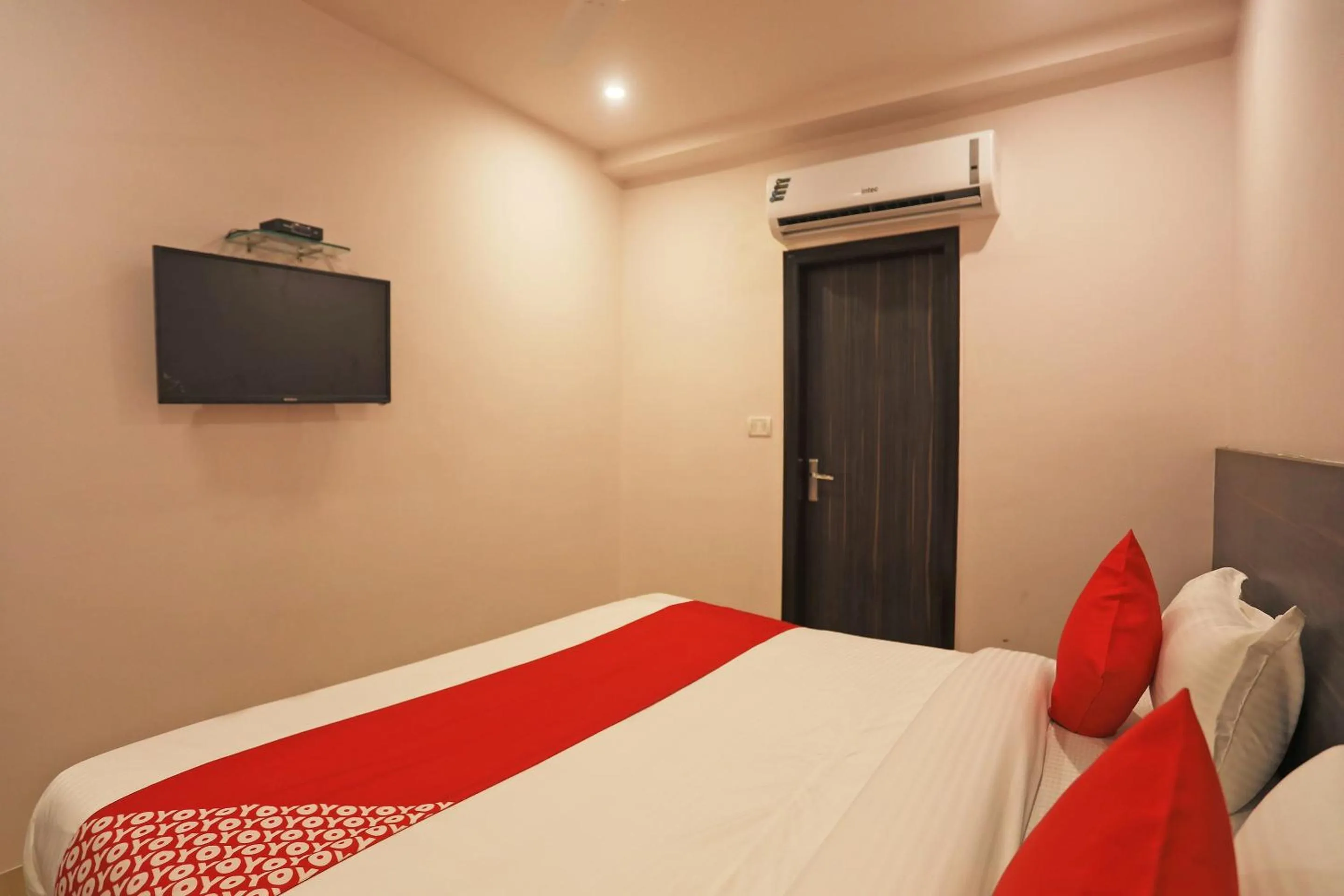 Bedroom, Bed in Hotel O DSG Residency