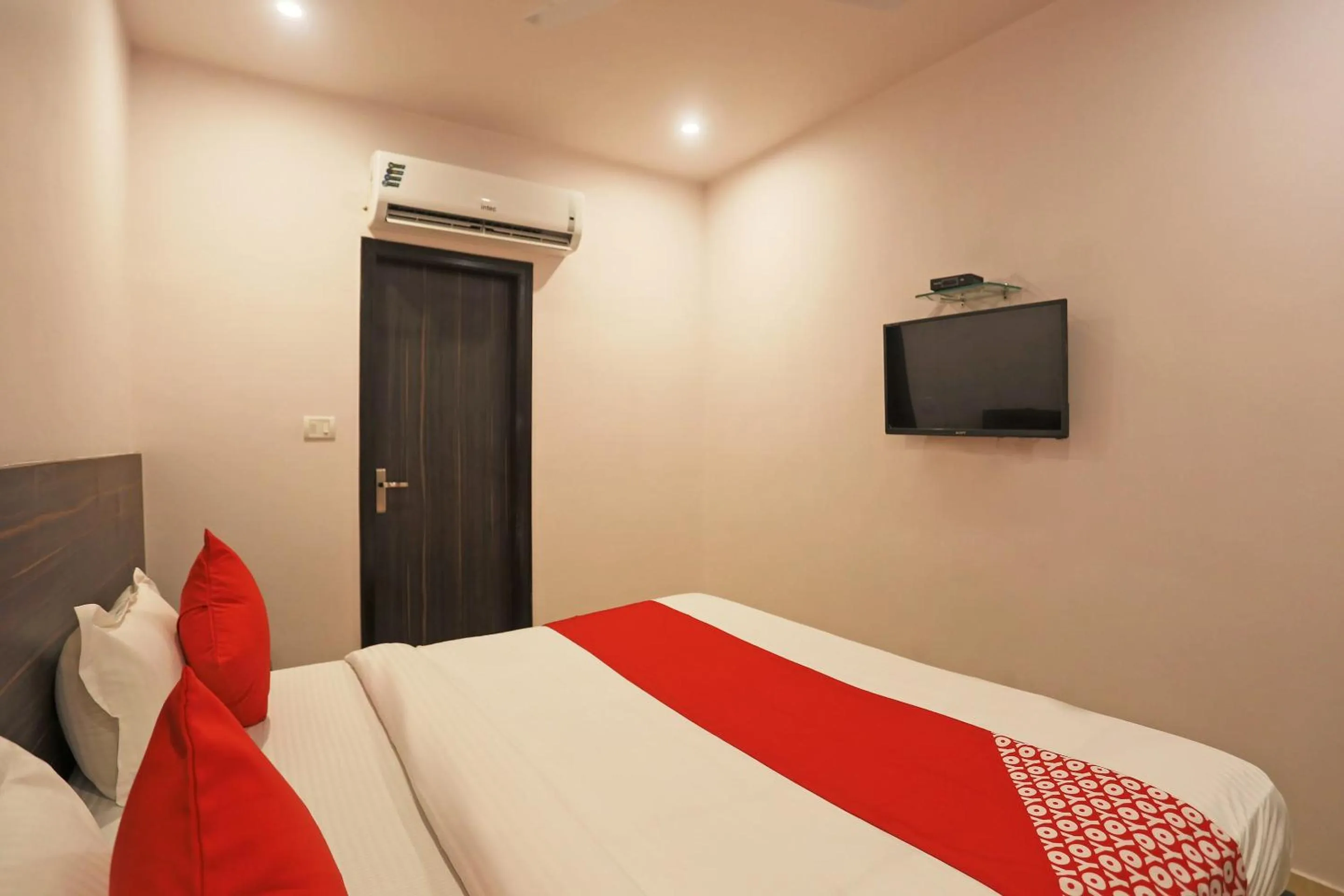 Bedroom, Bed in Hotel O DSG Residency