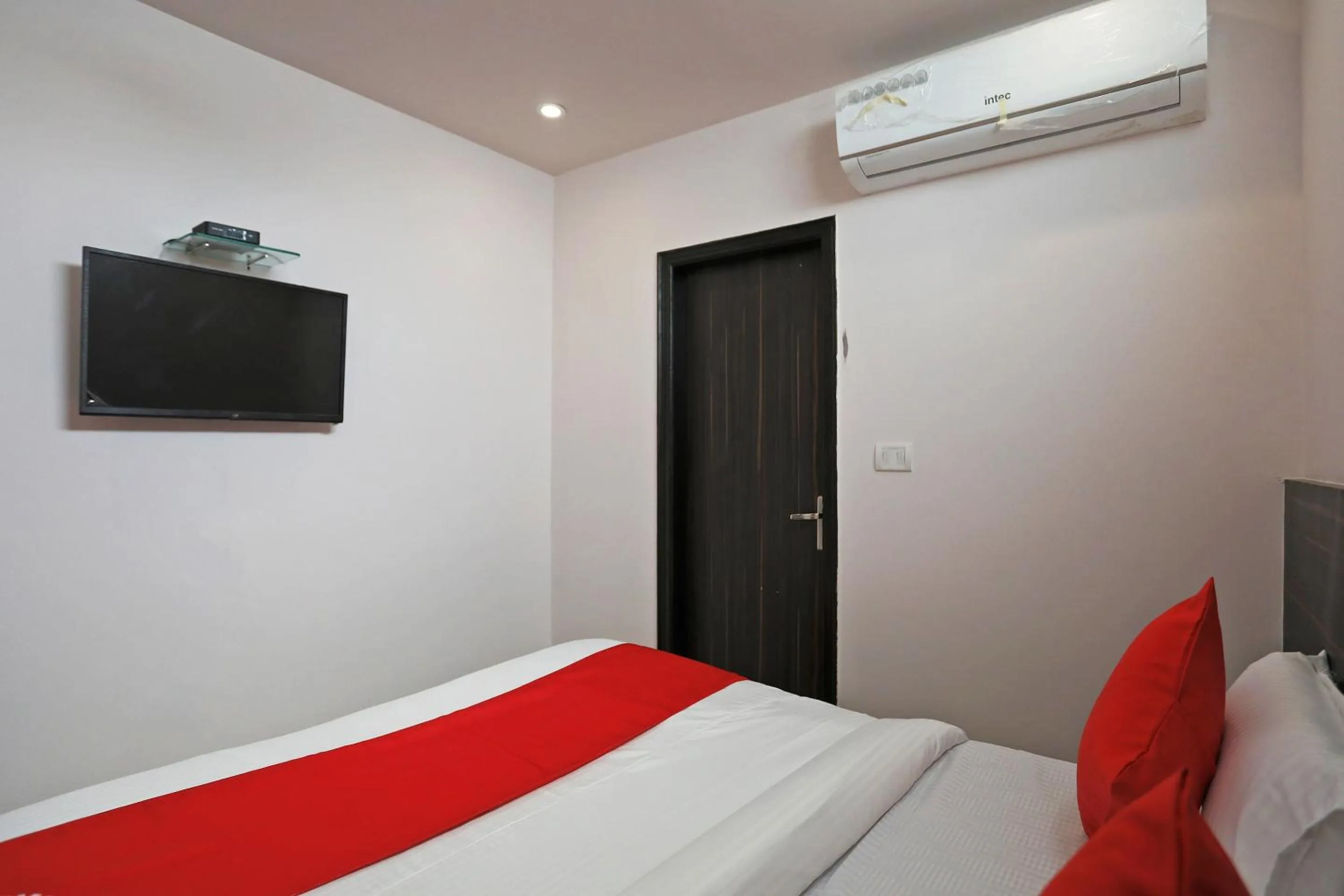 Bedroom, Bed in Hotel O DSG Residency