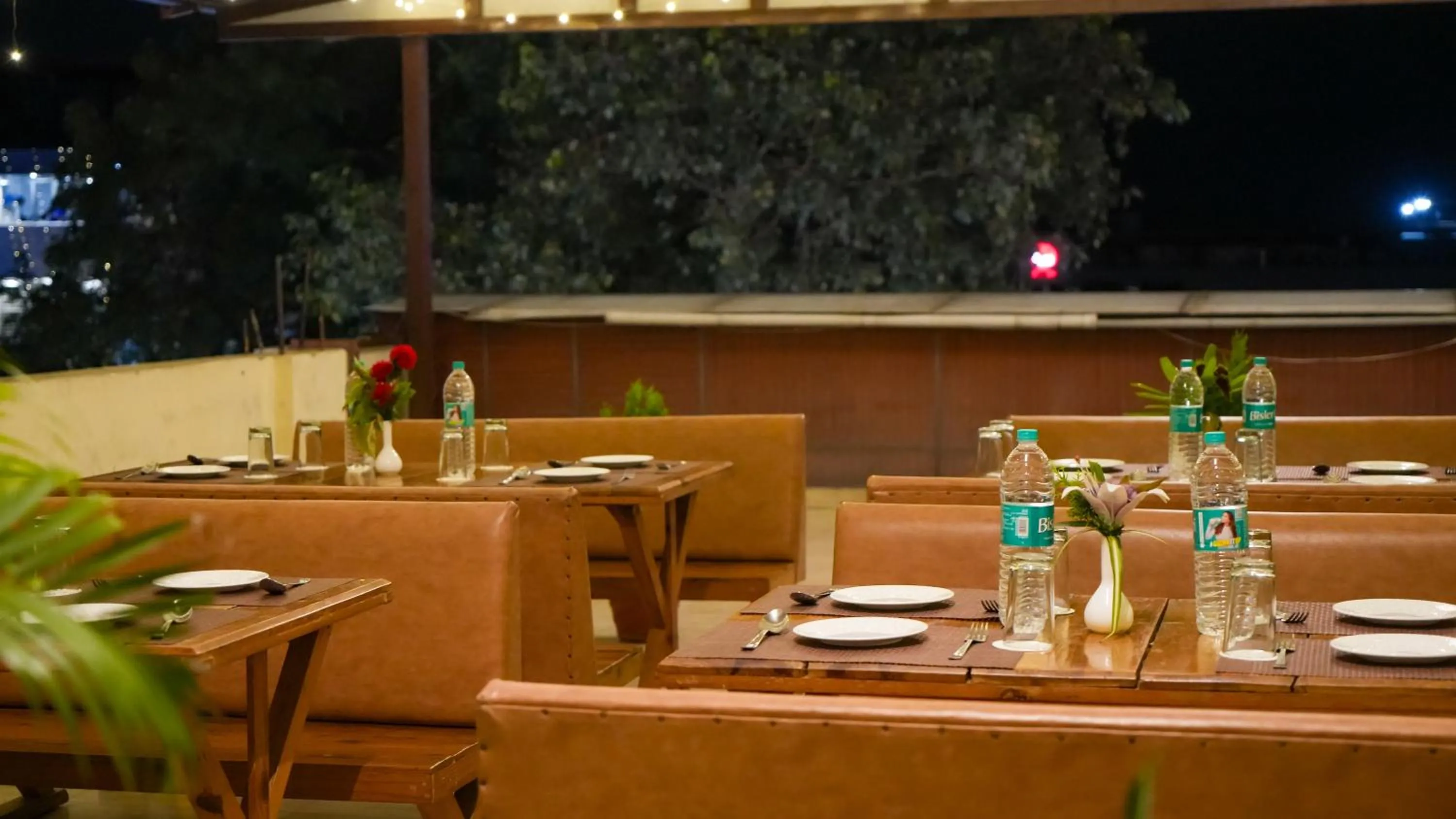 Restaurant/places to eat in Hotel Skyking