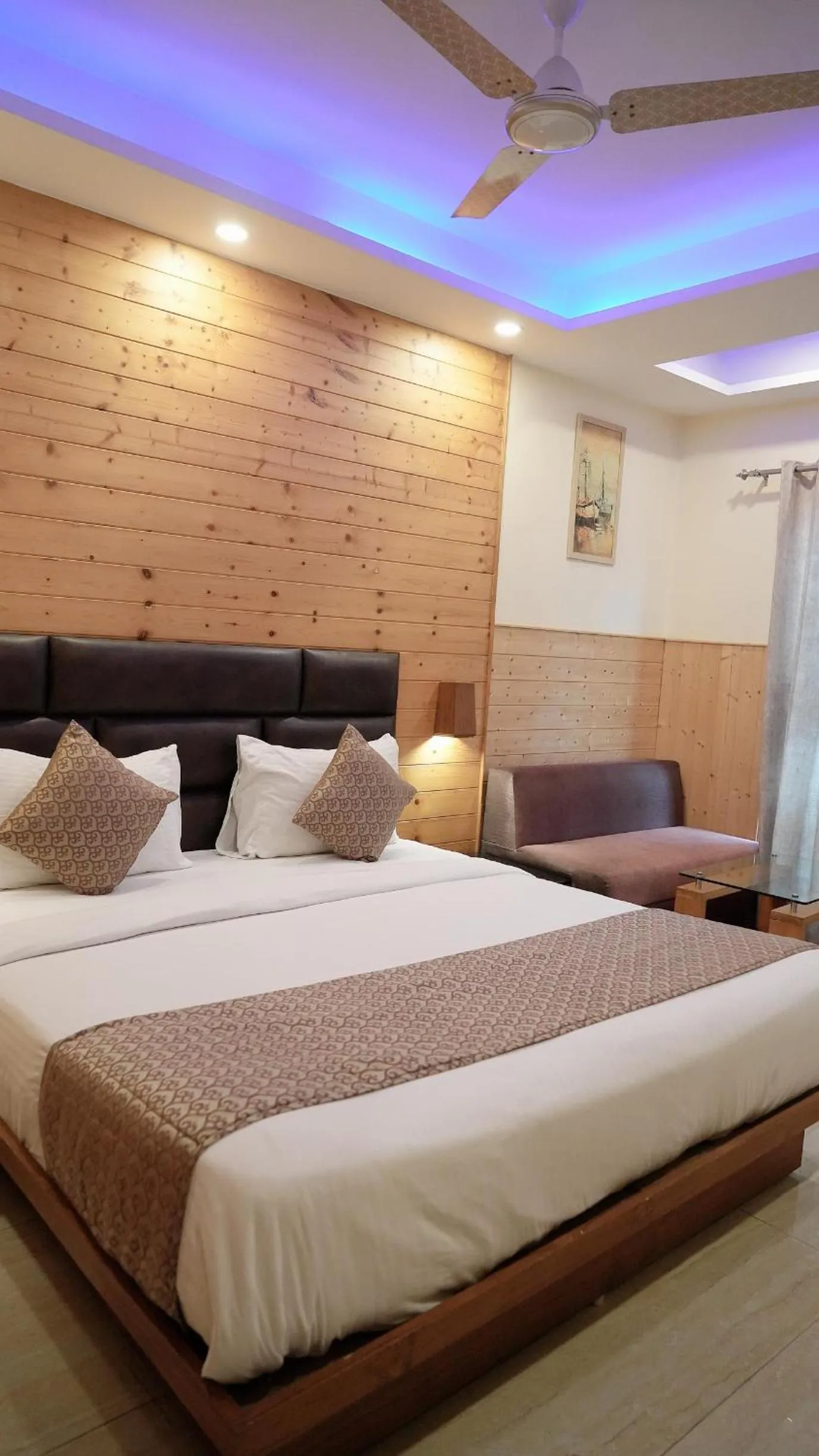 Bed in Hotel Skyking