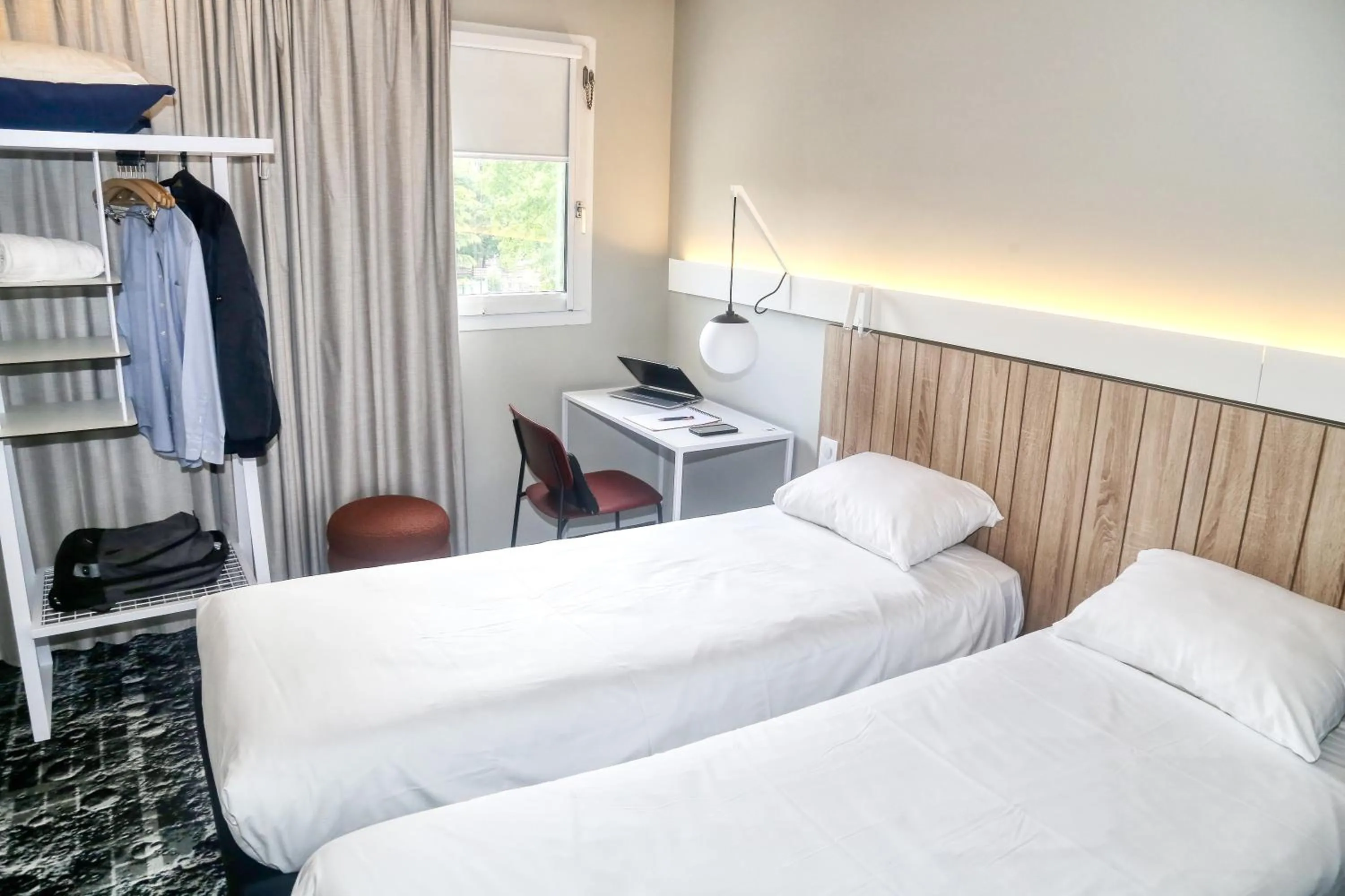 Bedroom, Bed in ibis Biarritz Anglet Aéroport