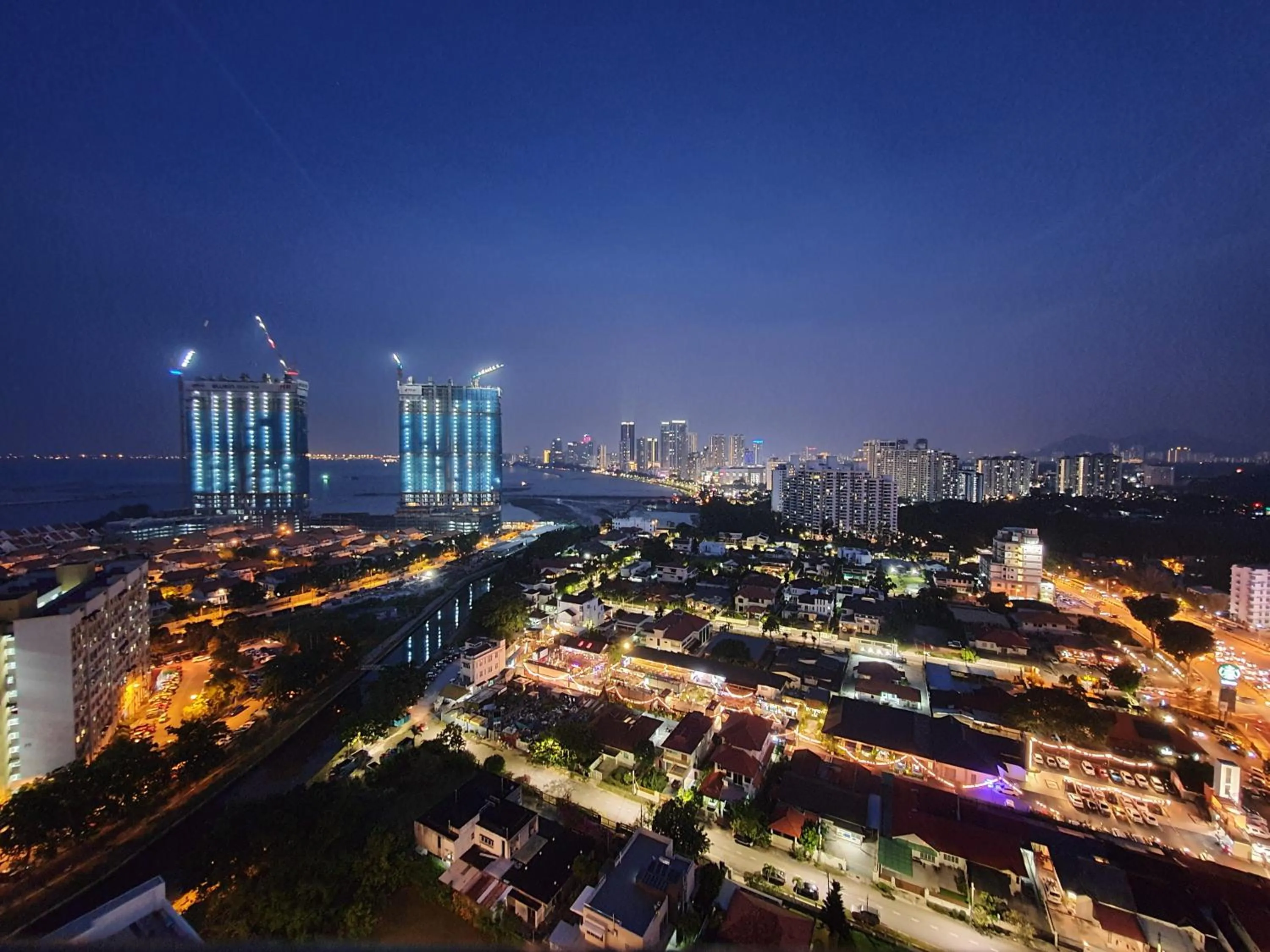 City view in Seaview Landmark Studio Homestay at Gurney 无敌海景套房