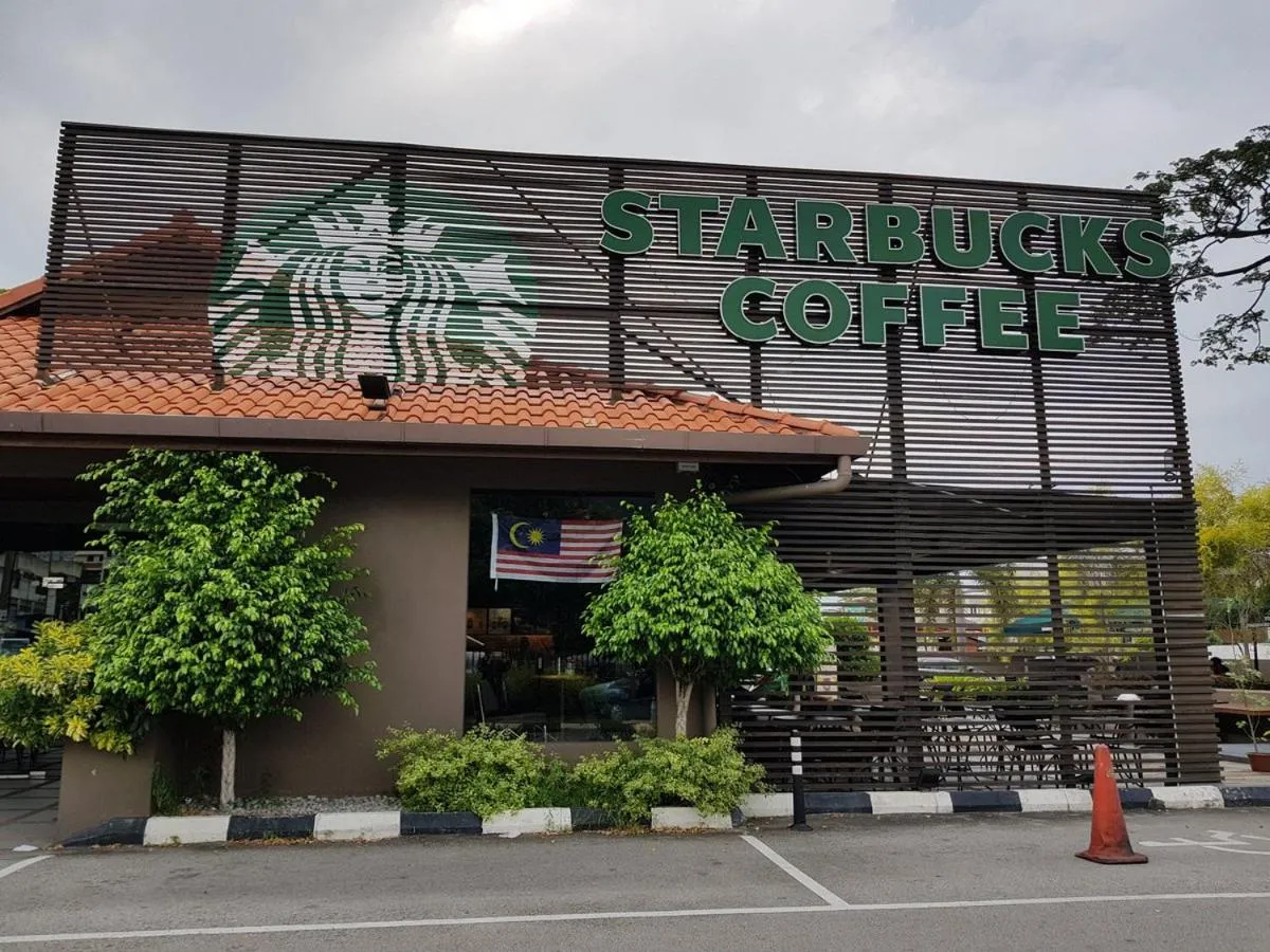 Entertainment in Seaview Landmark Studio Homestay at Gurney 无敌海景套房